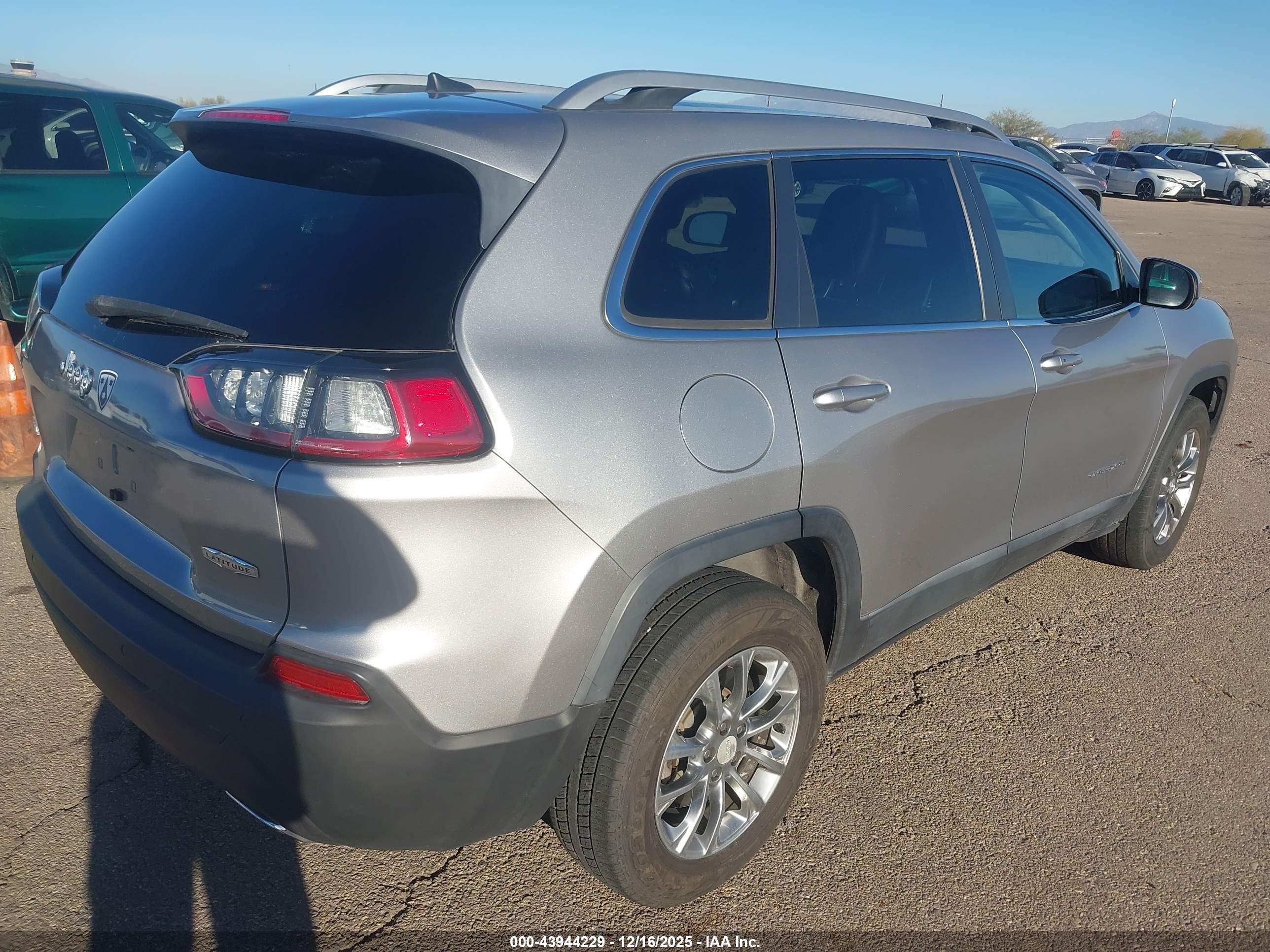 JEEP CHEROKEE image 4