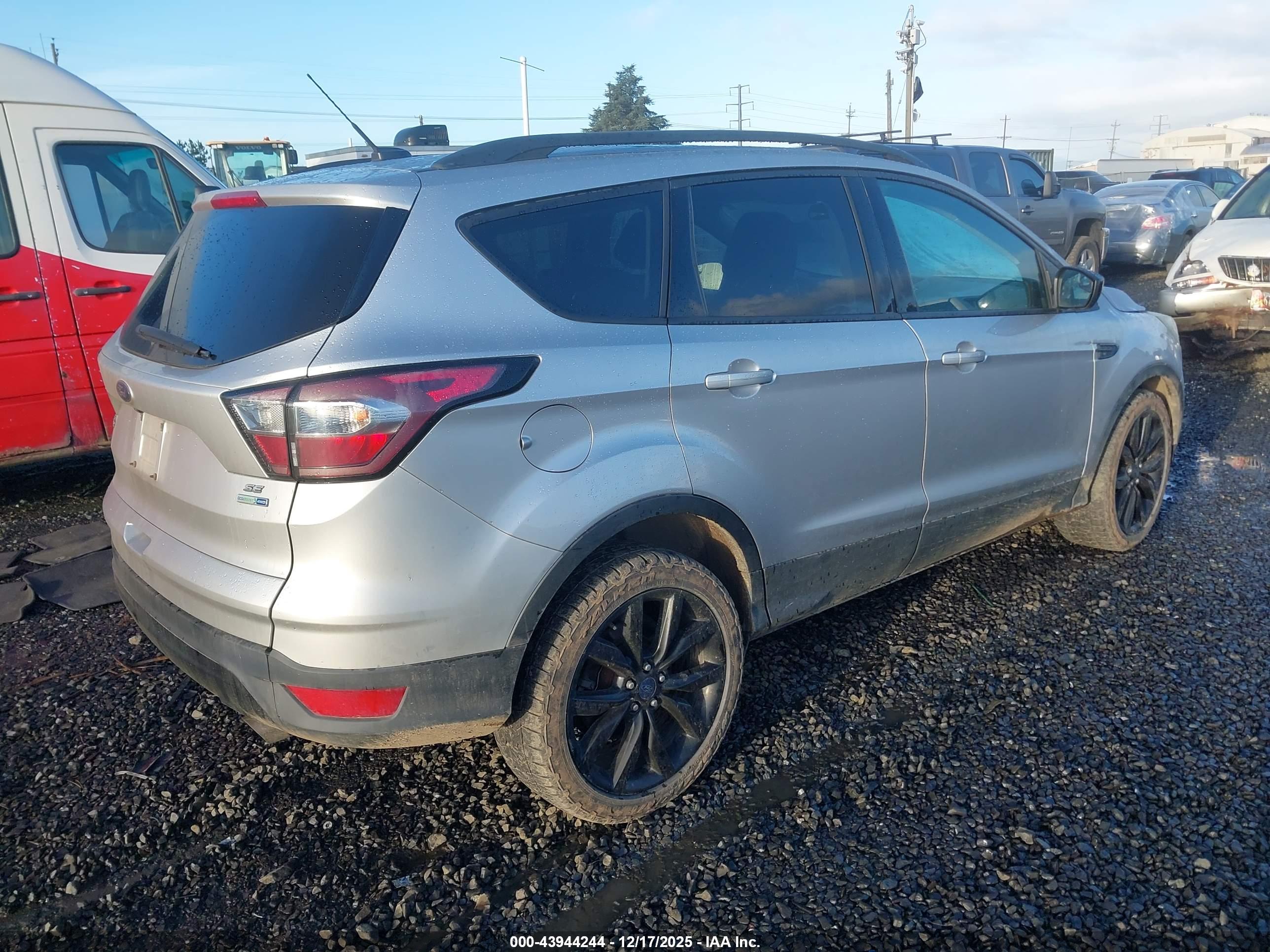 FORD ESCAPE image 4