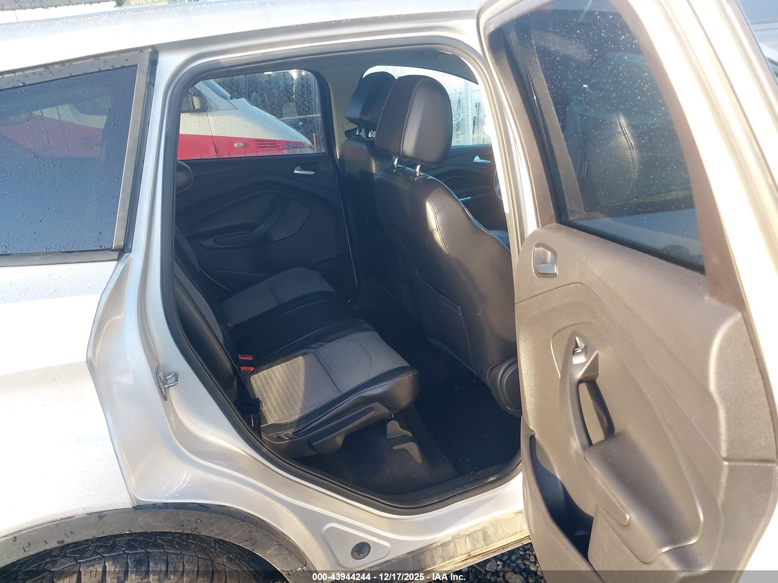 FORD ESCAPE image 8