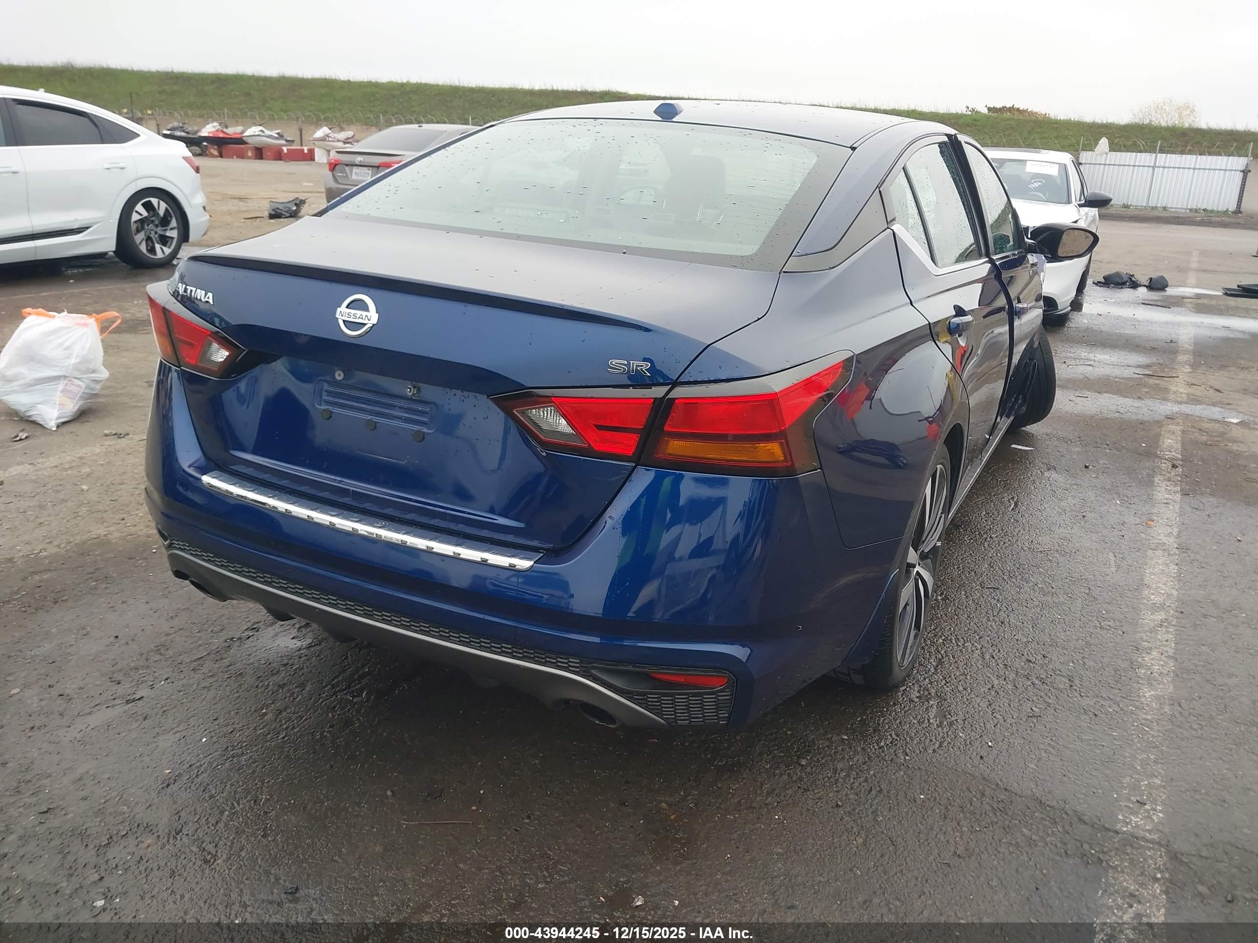 NISSAN ALTIMA image 4