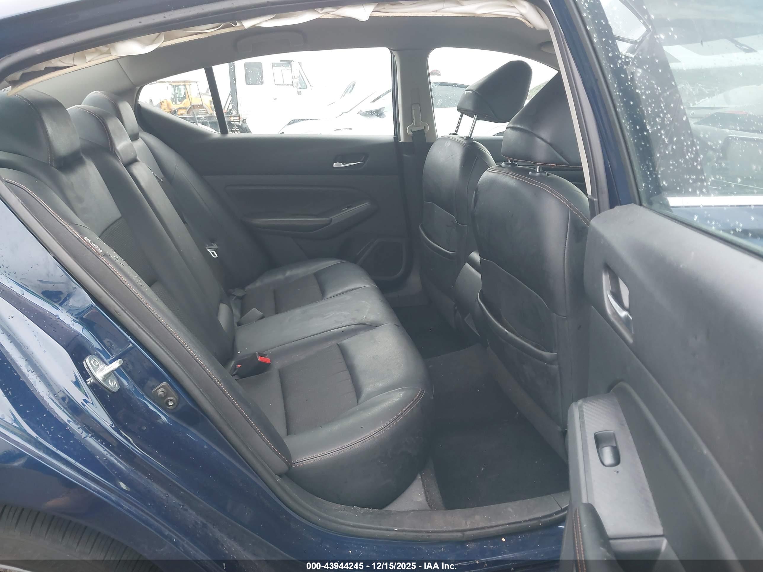 NISSAN ALTIMA image 8