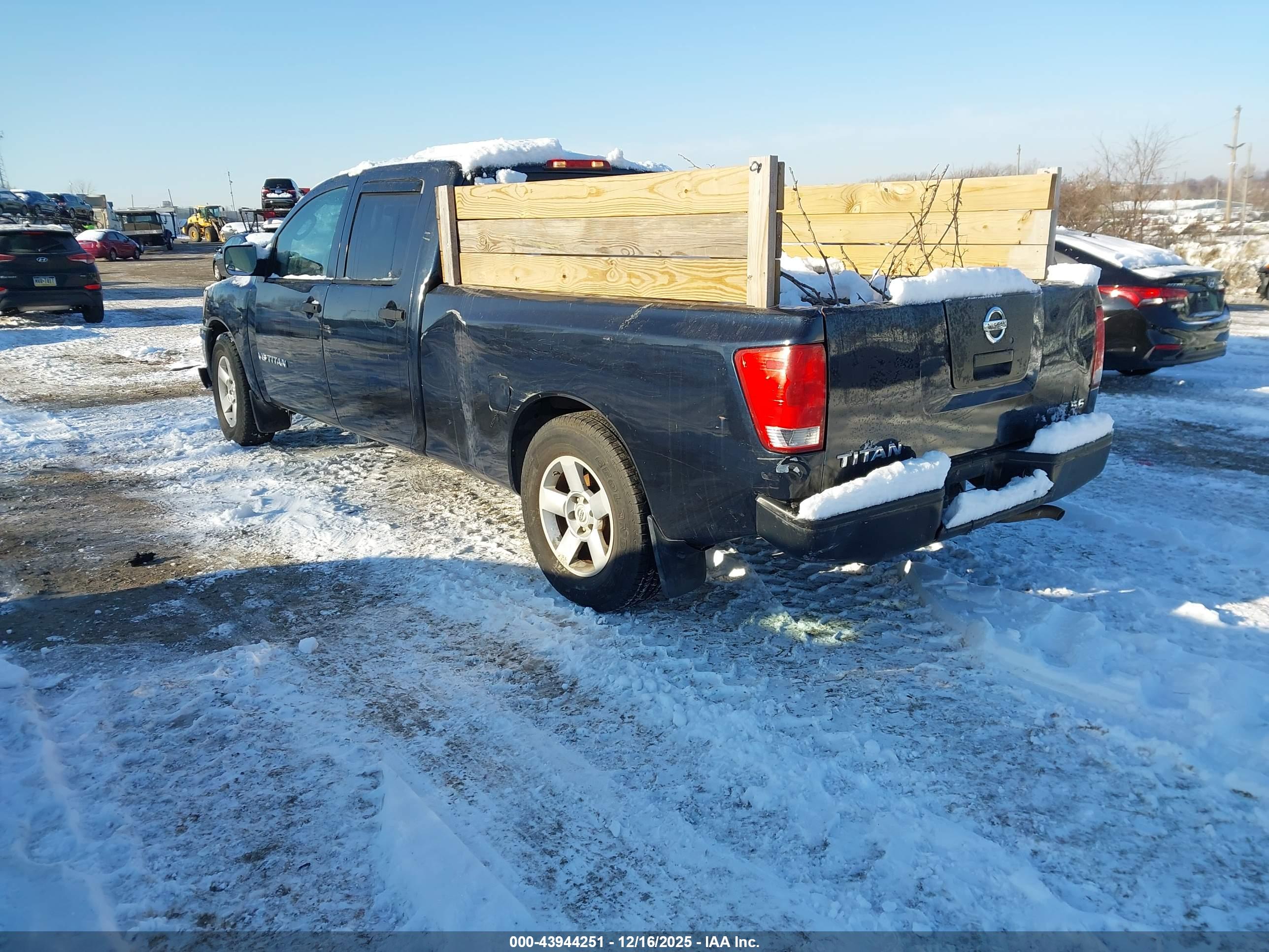 NISSAN TITAN image 3