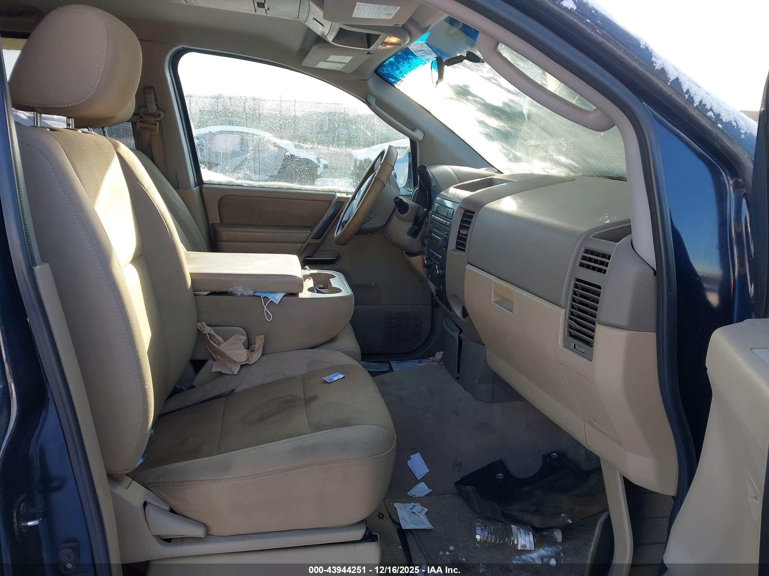 NISSAN TITAN image 5