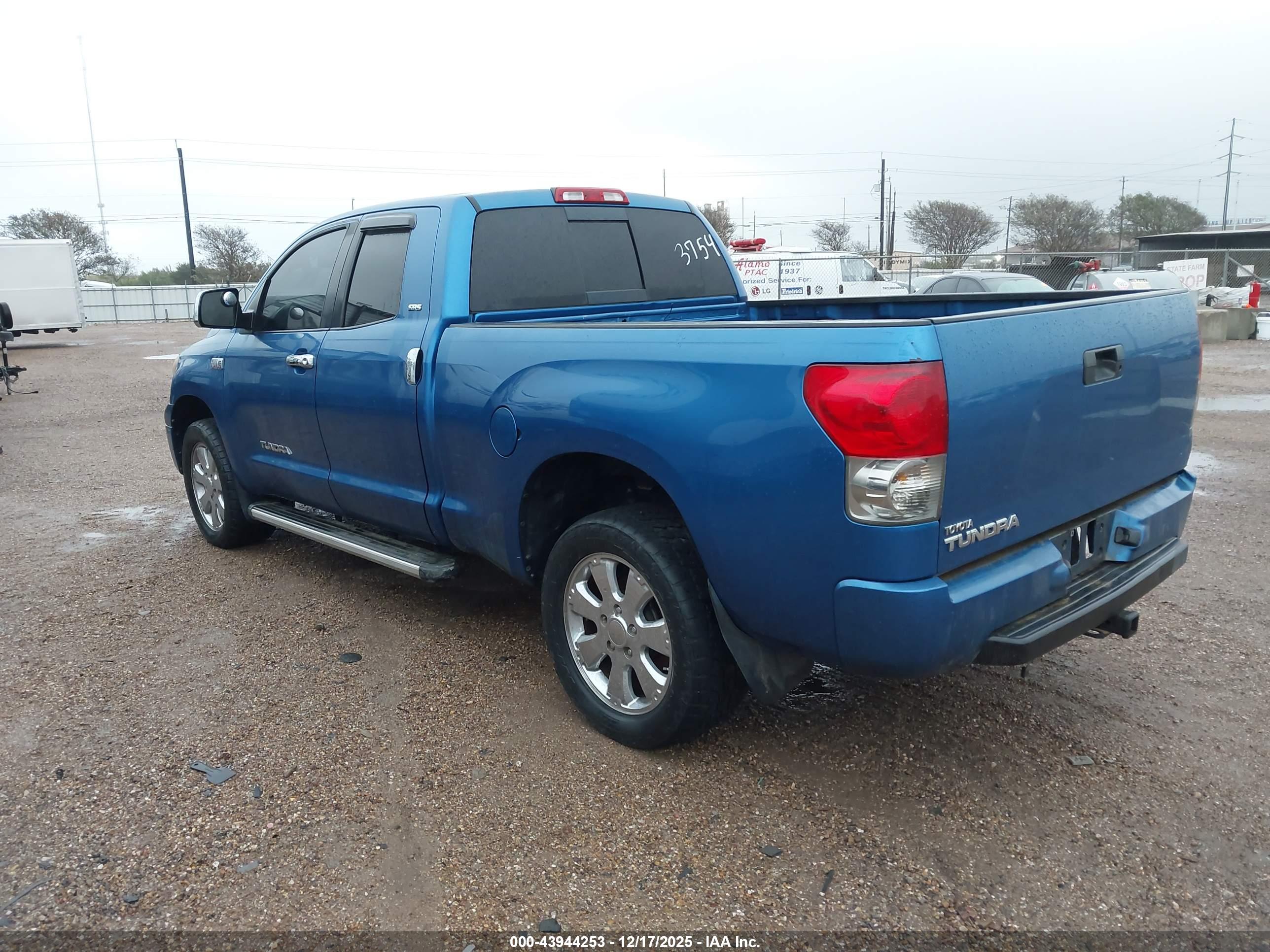 TOYOTA TUNDRA image 3