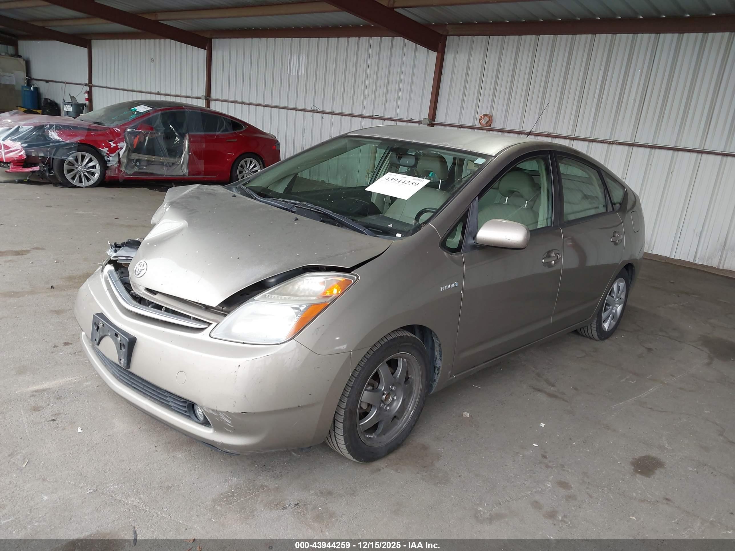 TOYOTA PRIUS image 2
