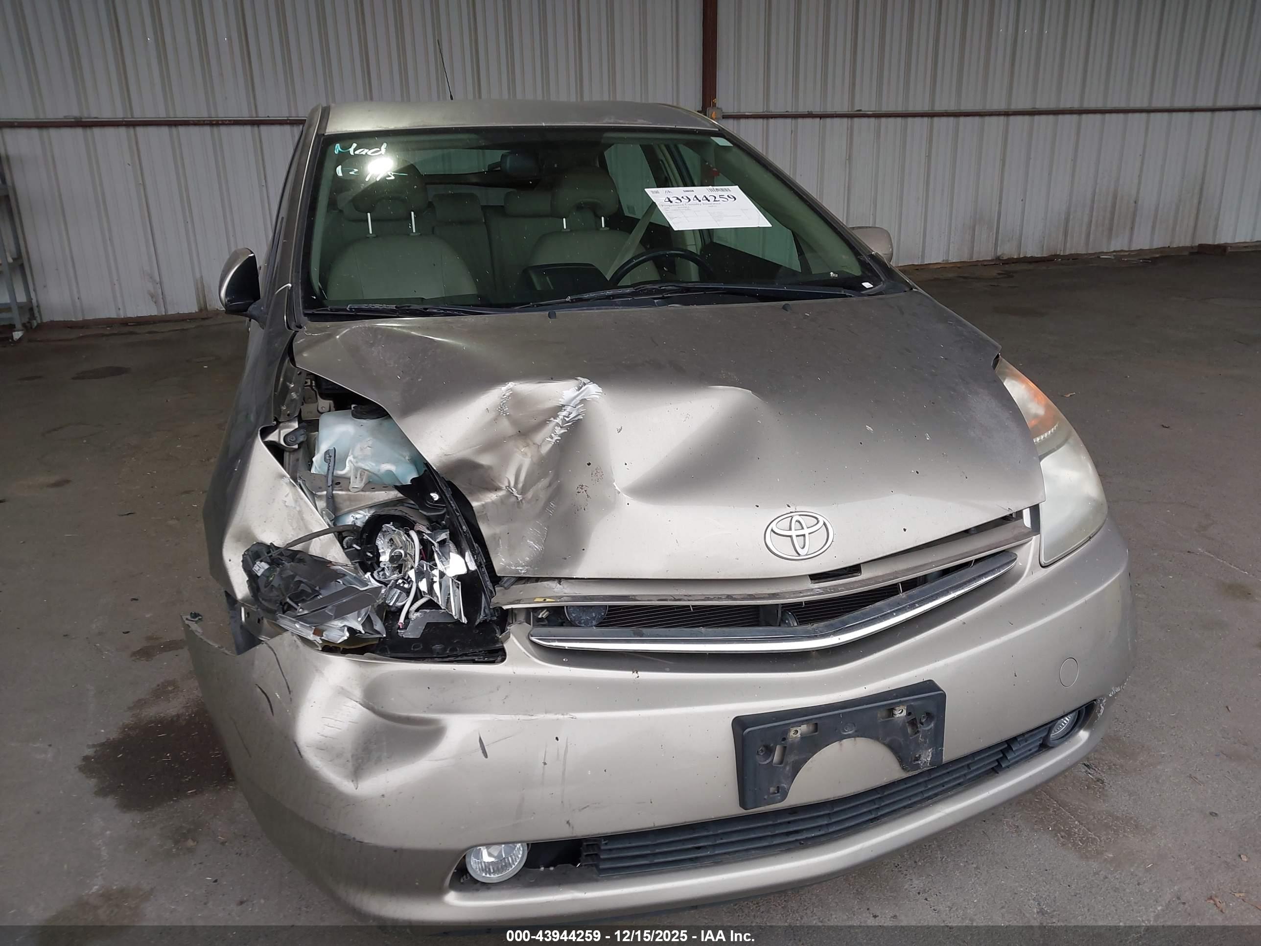 TOYOTA PRIUS image 6