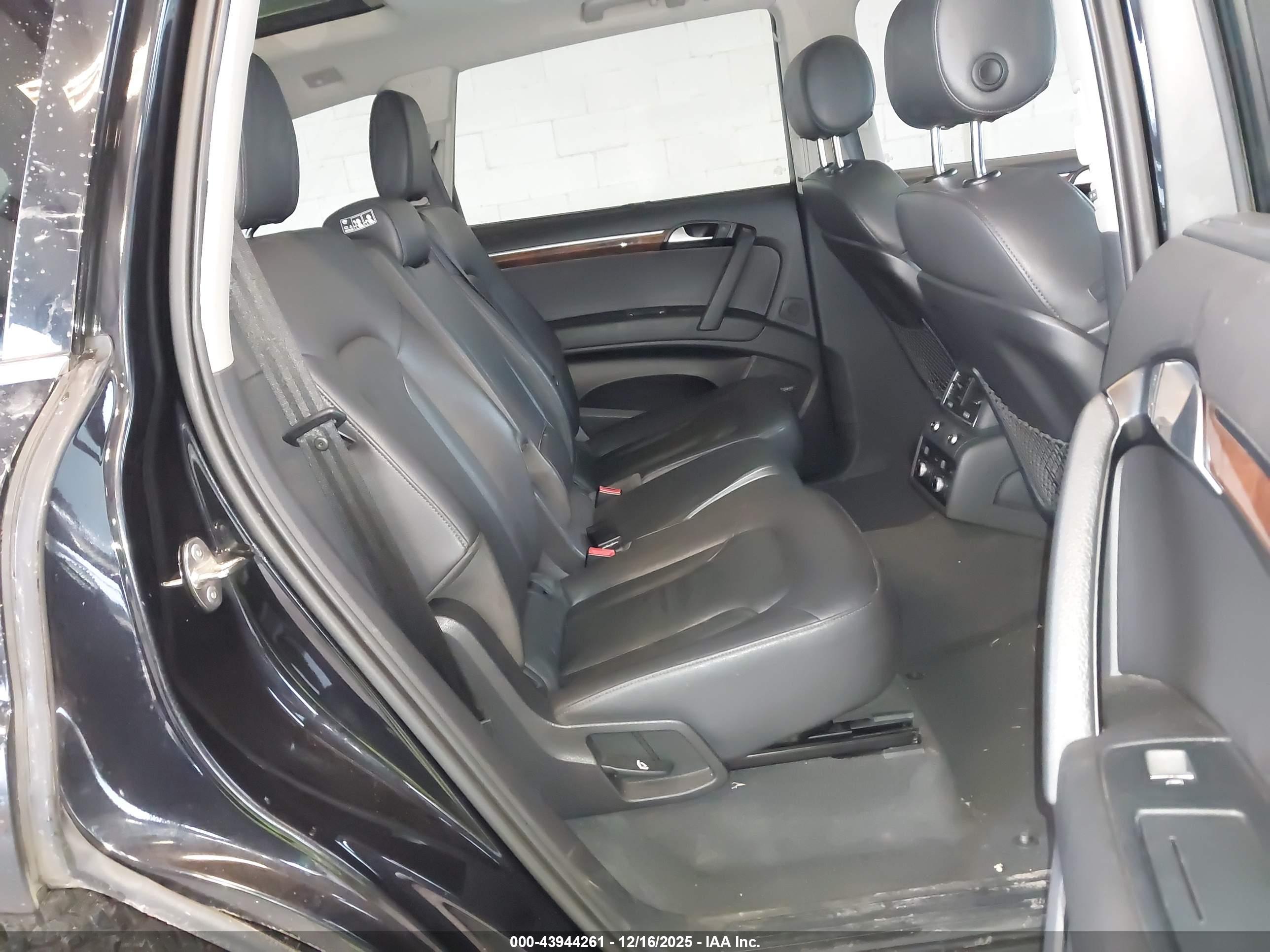 AUDI Q7 image 8