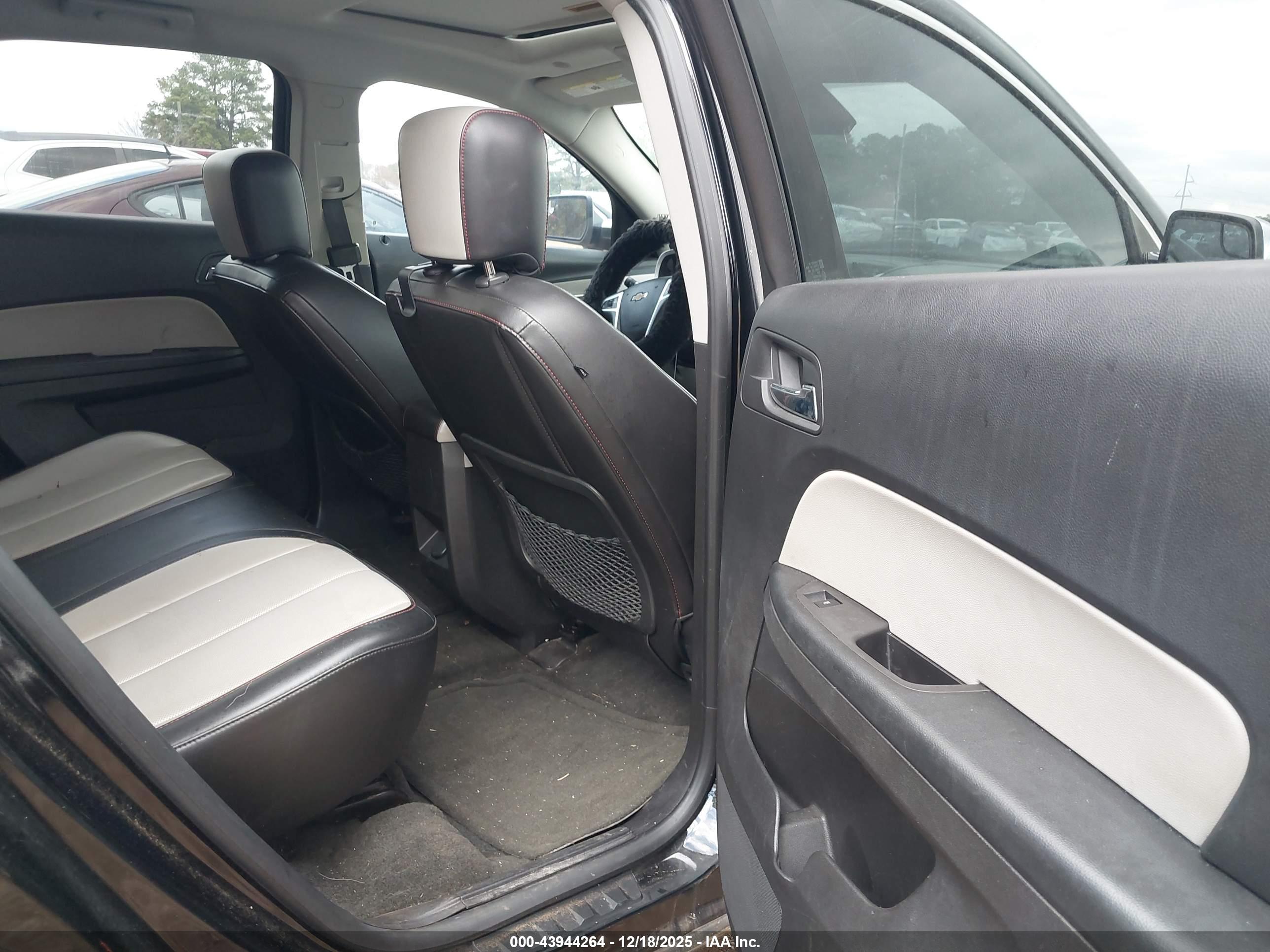 CHEVROLET EQUINOX image 8