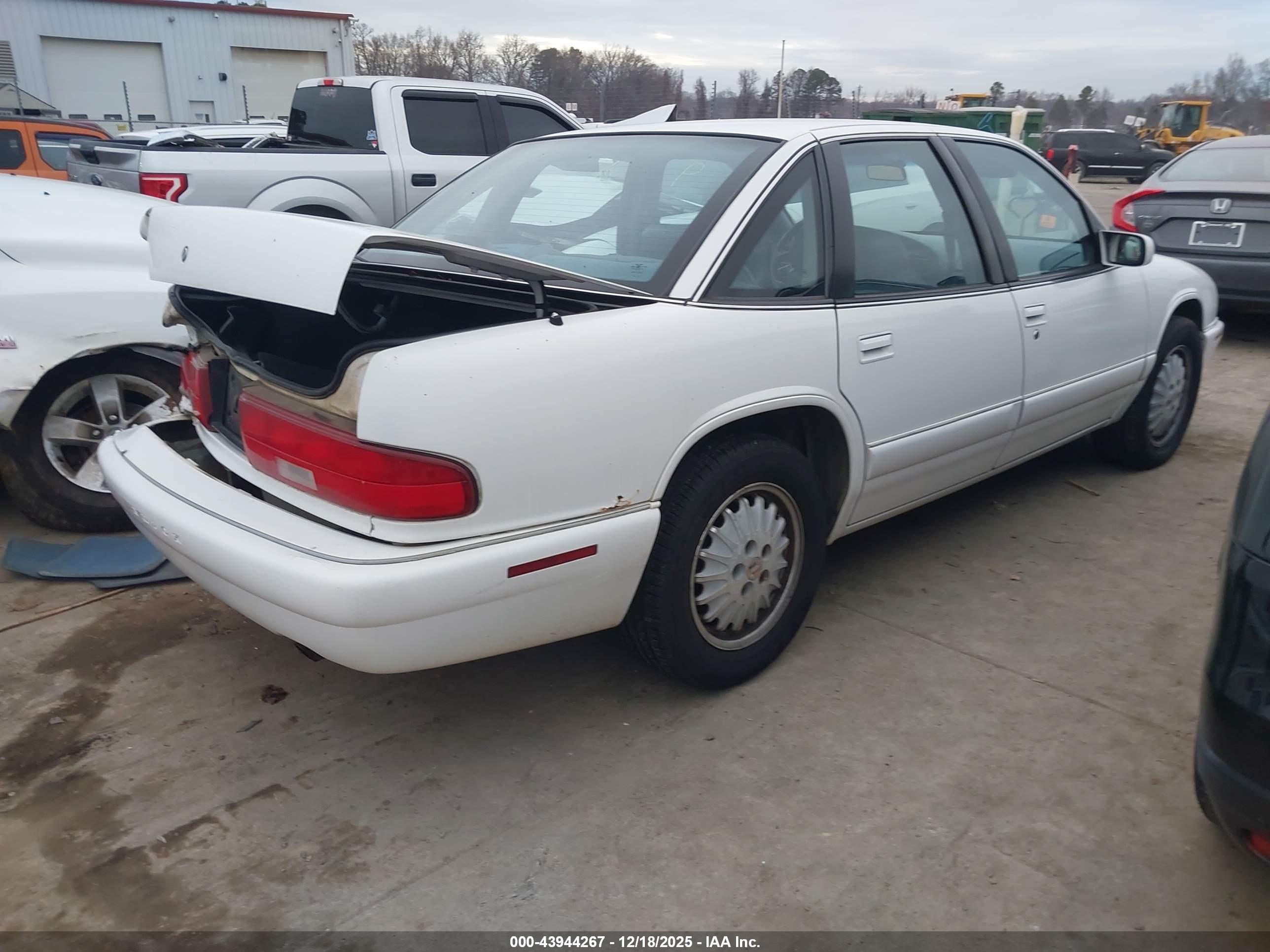 BUICK REGAL image 4