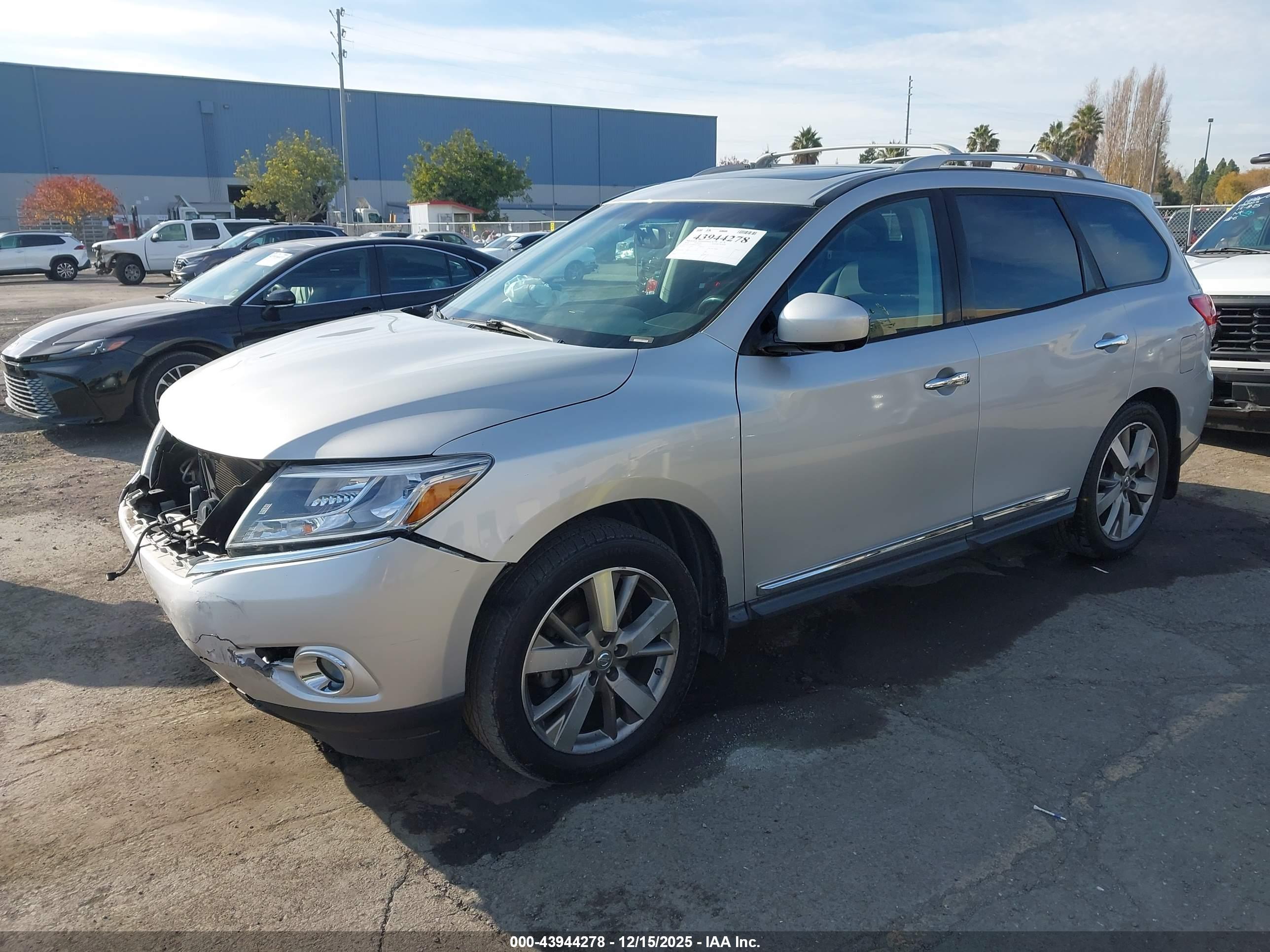 NISSAN PATHFINDER image 2