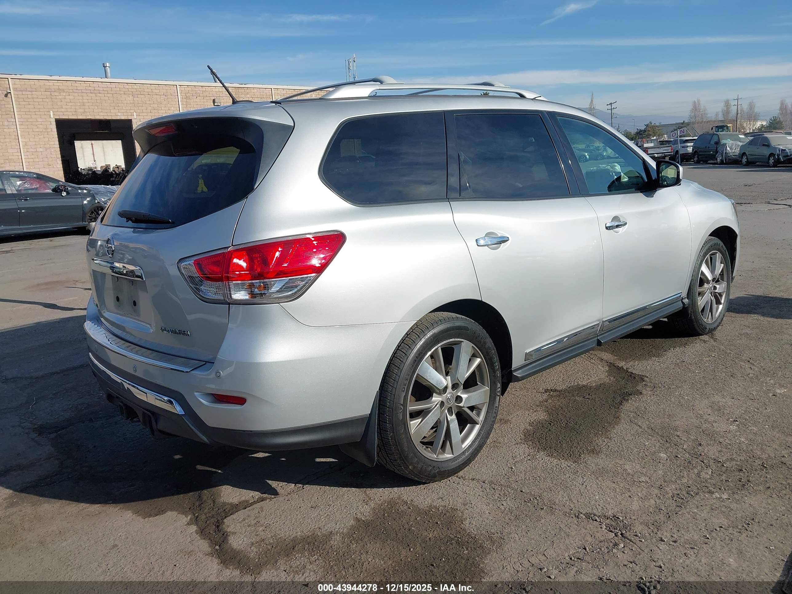 NISSAN PATHFINDER image 4