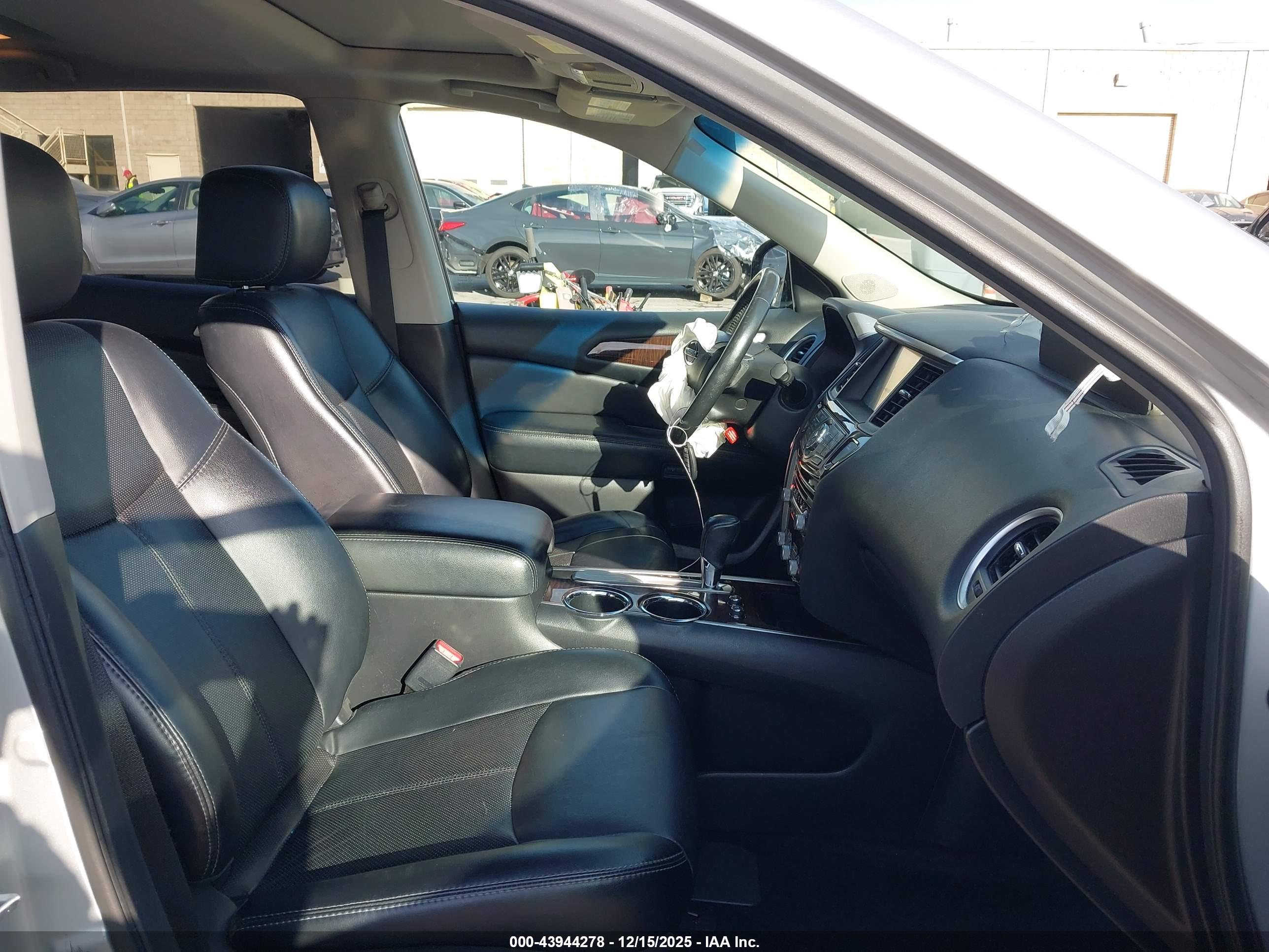 NISSAN PATHFINDER image 5