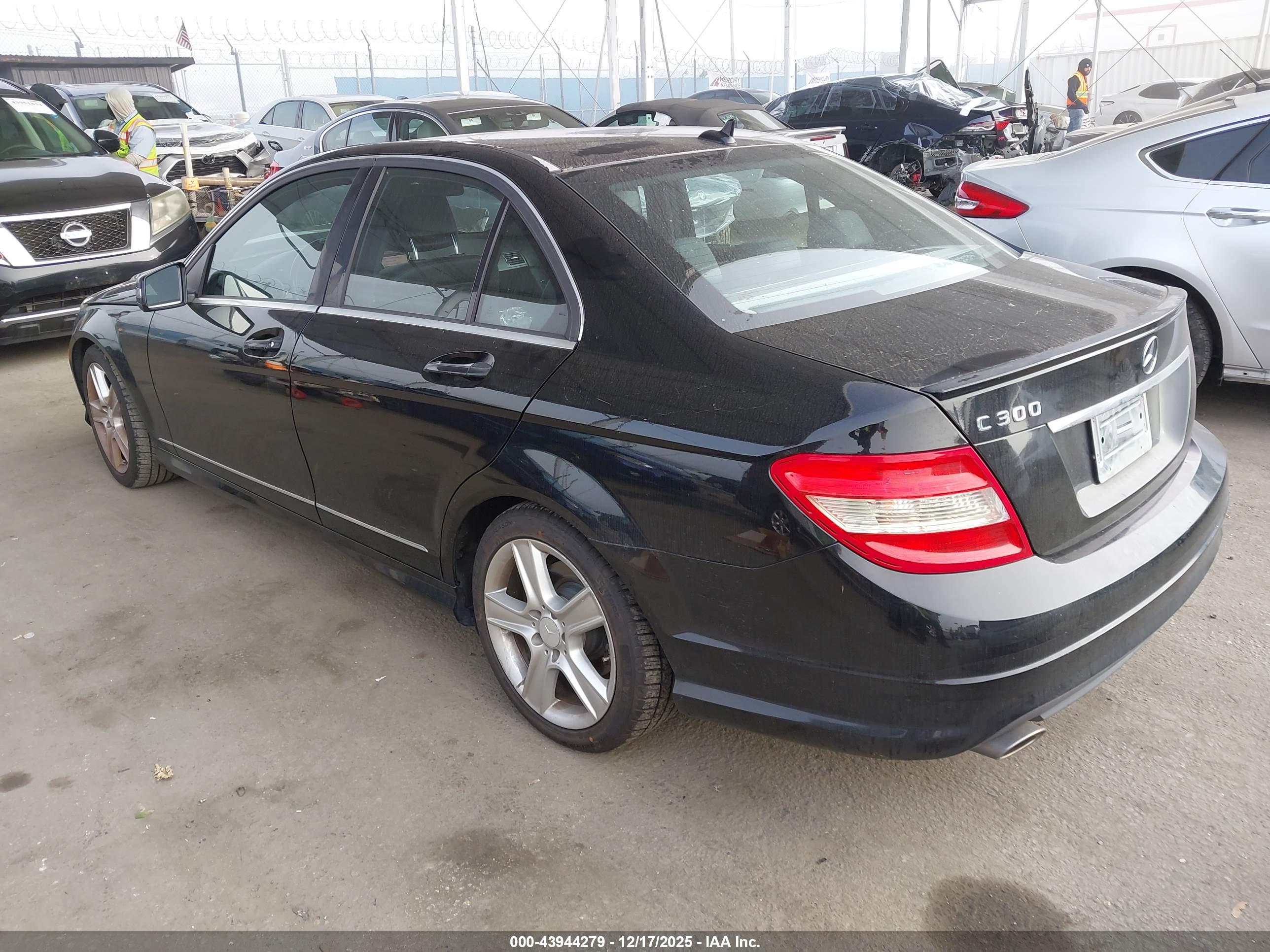 MERCEDES-BENZ C image 3