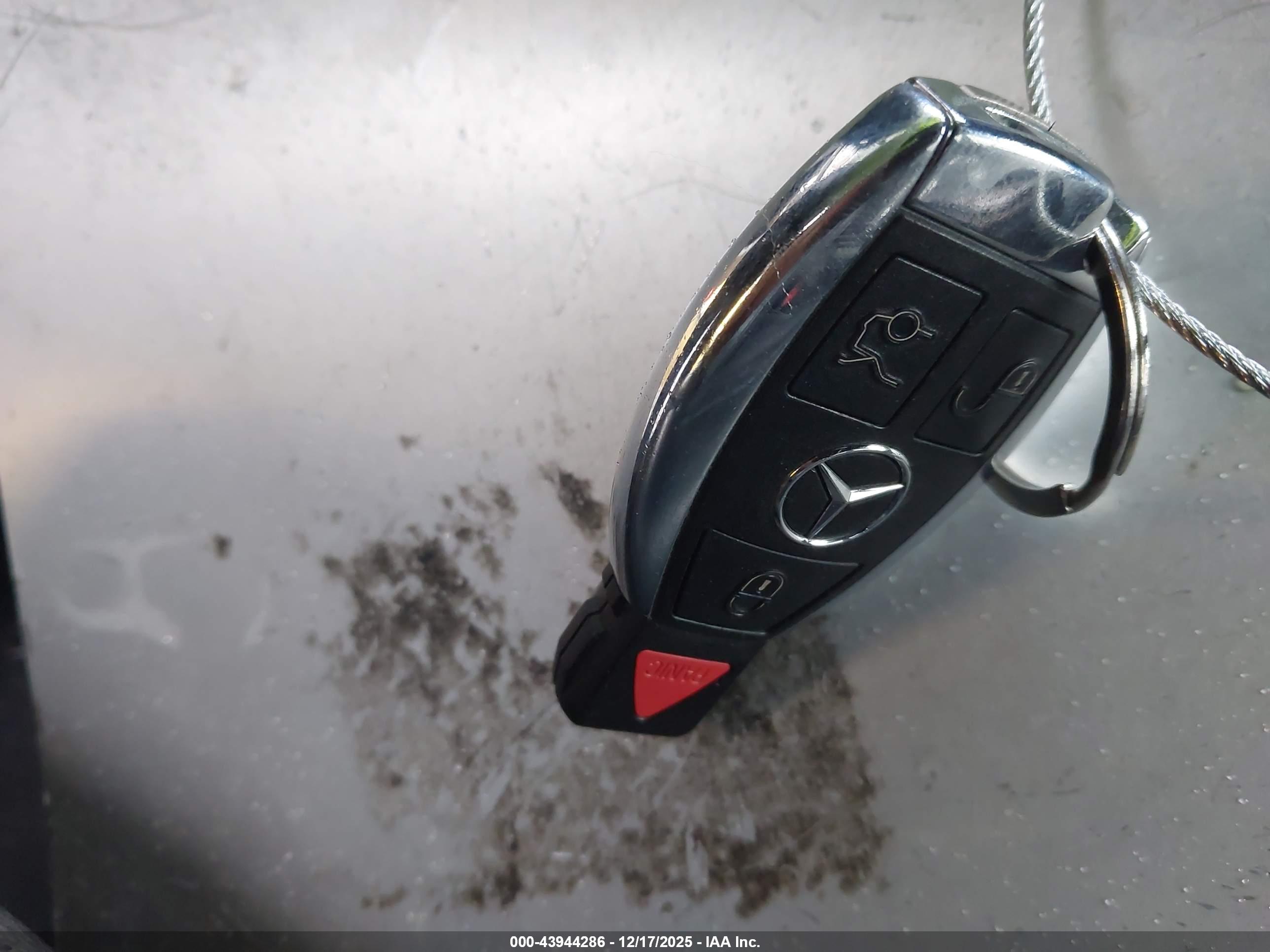 MERCEDES-BENZ C image 11
