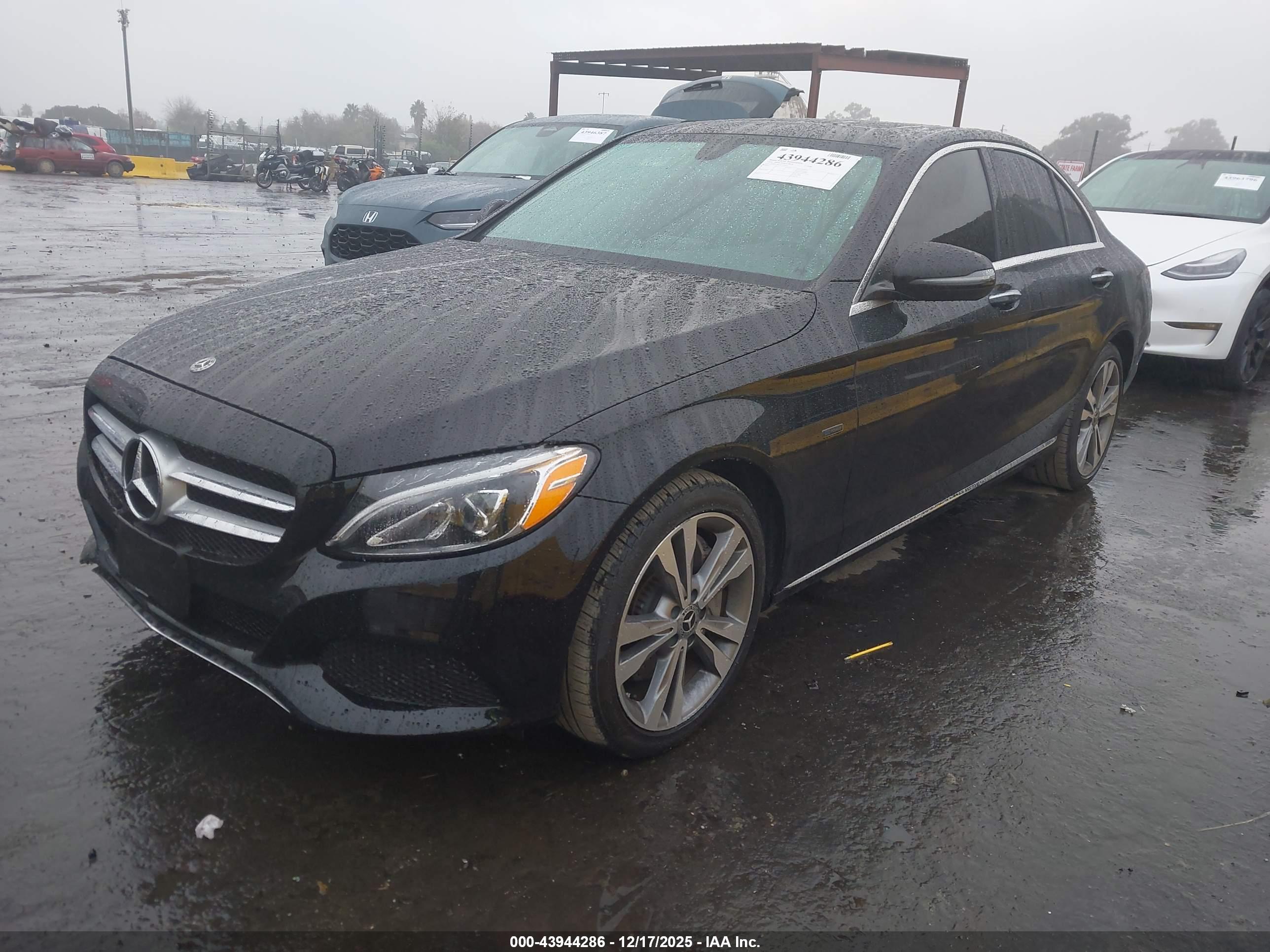 MERCEDES-BENZ C image 2