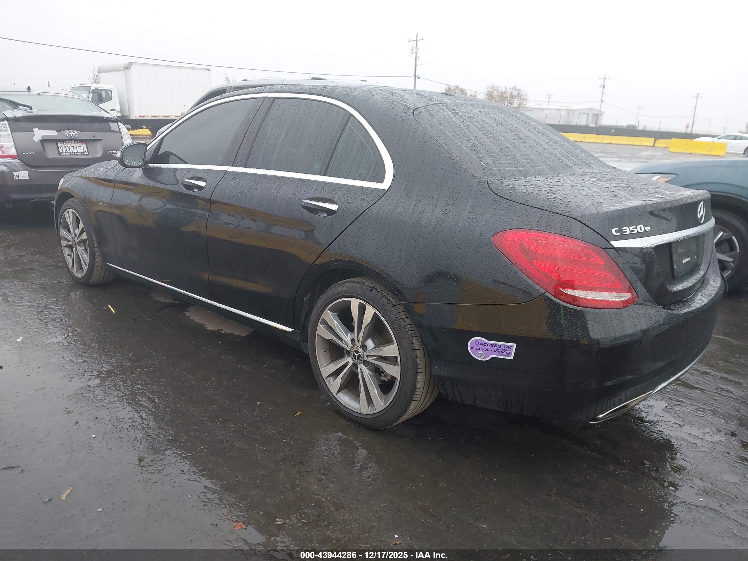 MERCEDES-BENZ C image 3
