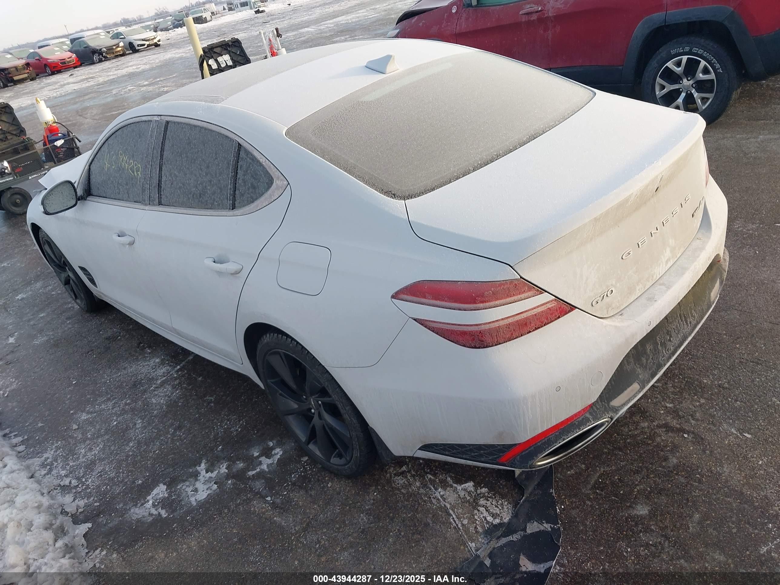 GENESIS G70 image 3