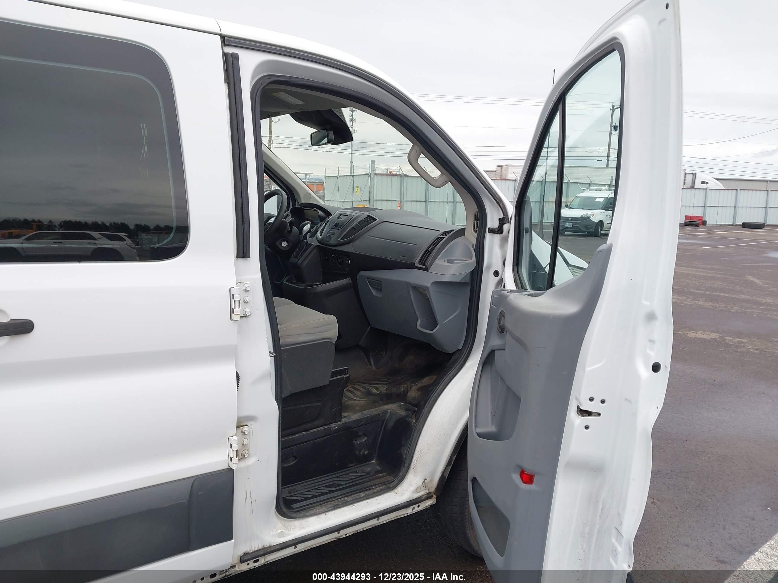 FORD TRANSIT-250 image 5