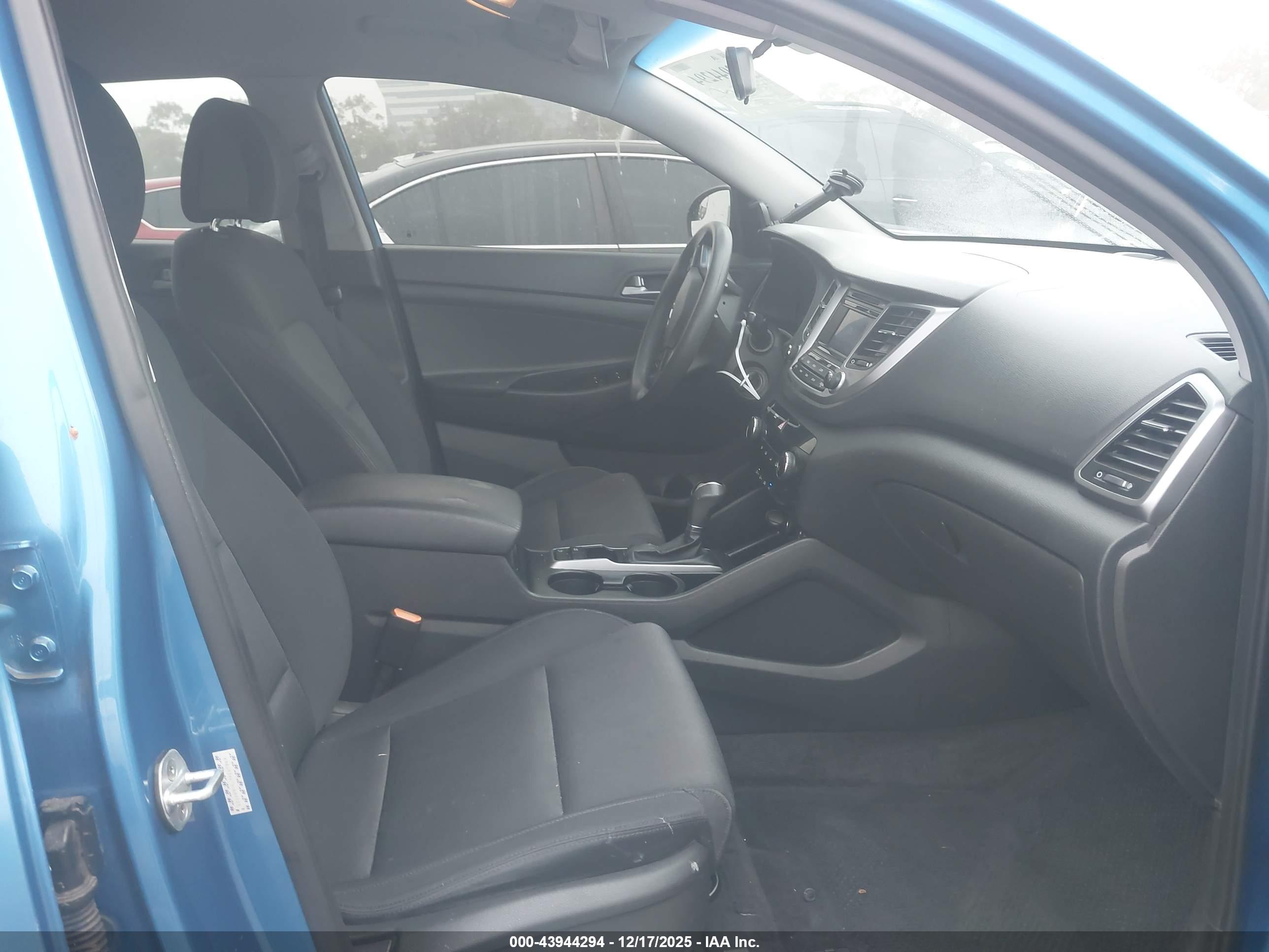 HYUNDAI TUCSON image 5