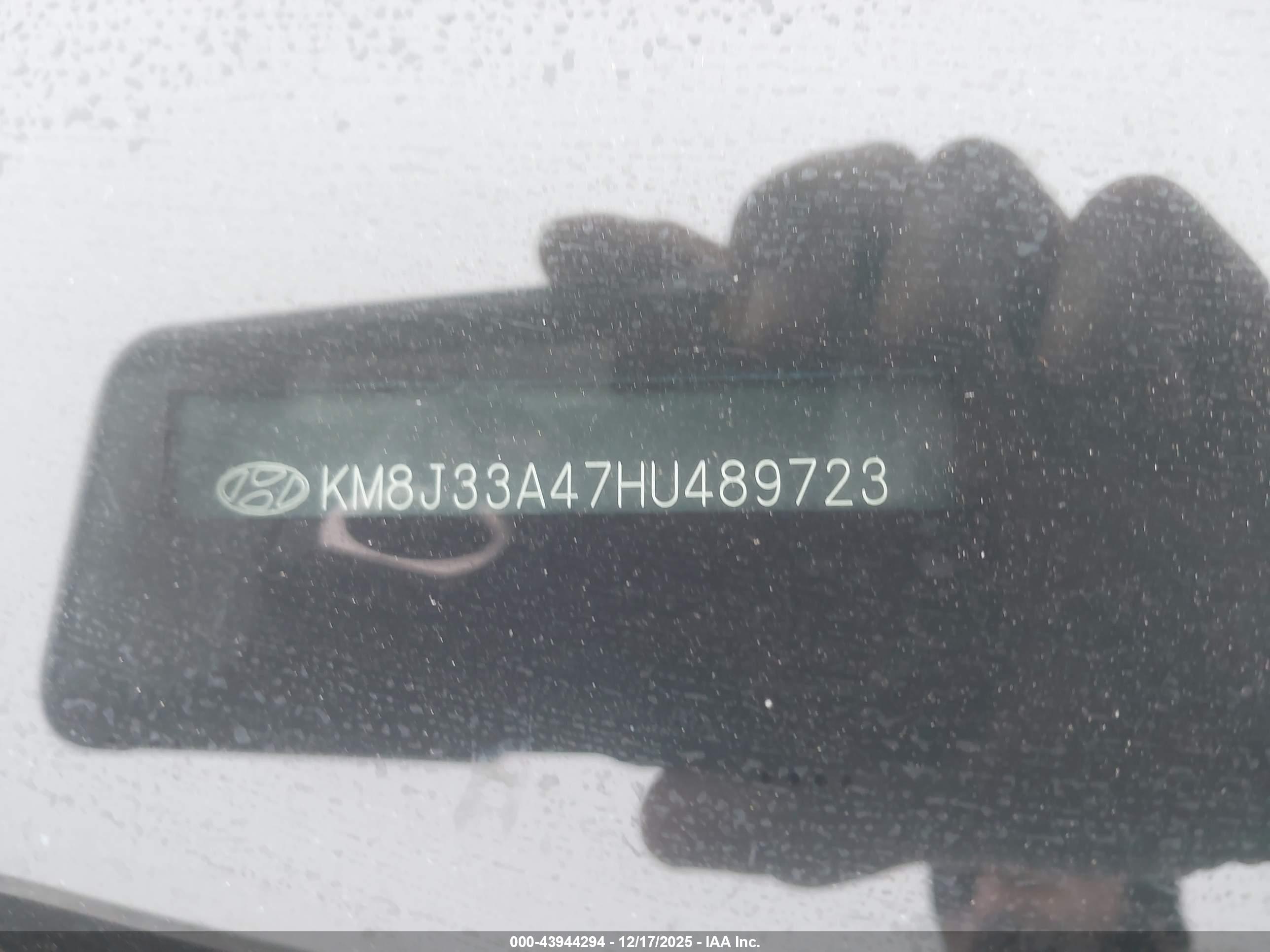 HYUNDAI TUCSON image 9