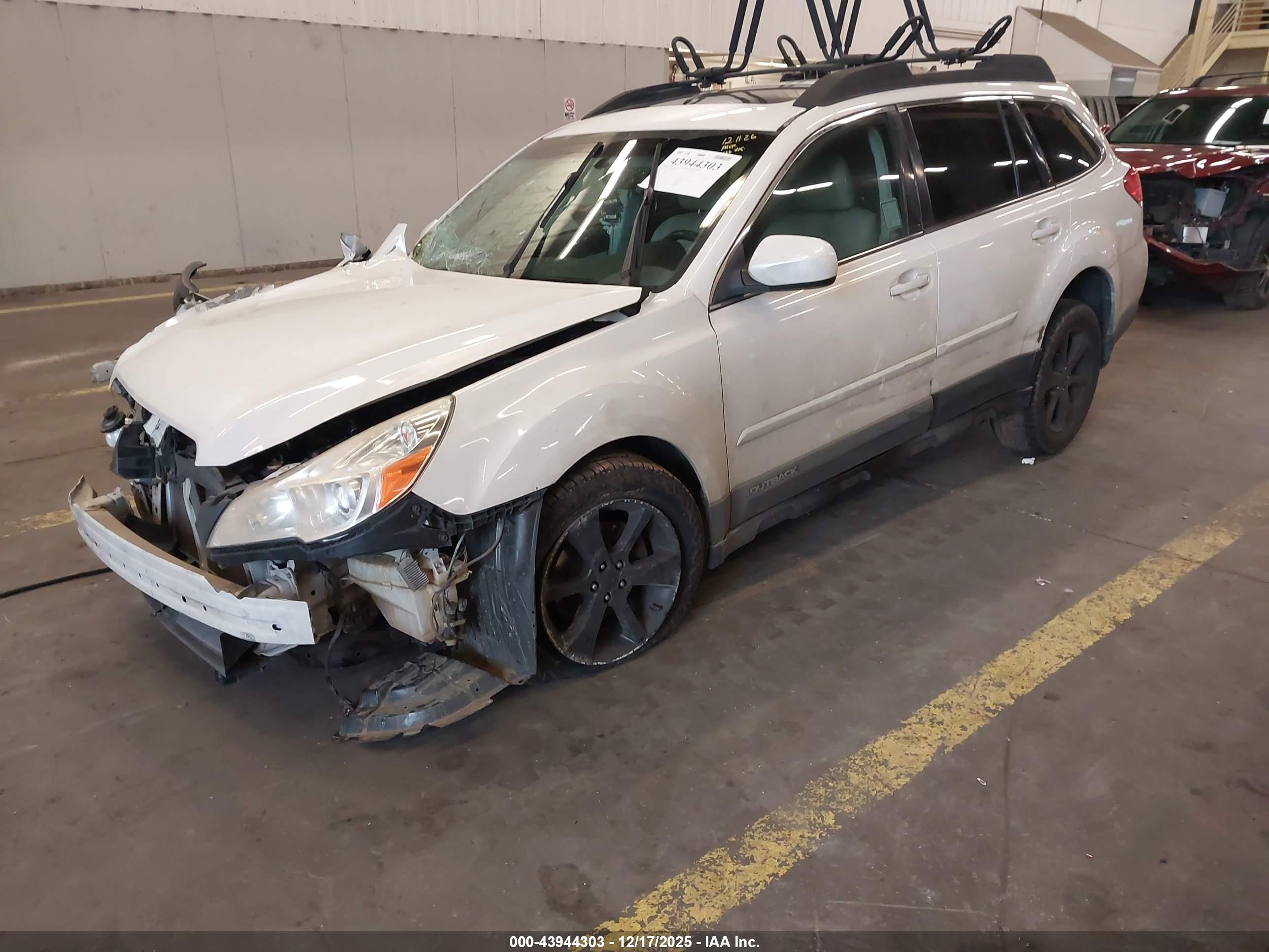 SUBARU OUTBACK image 2