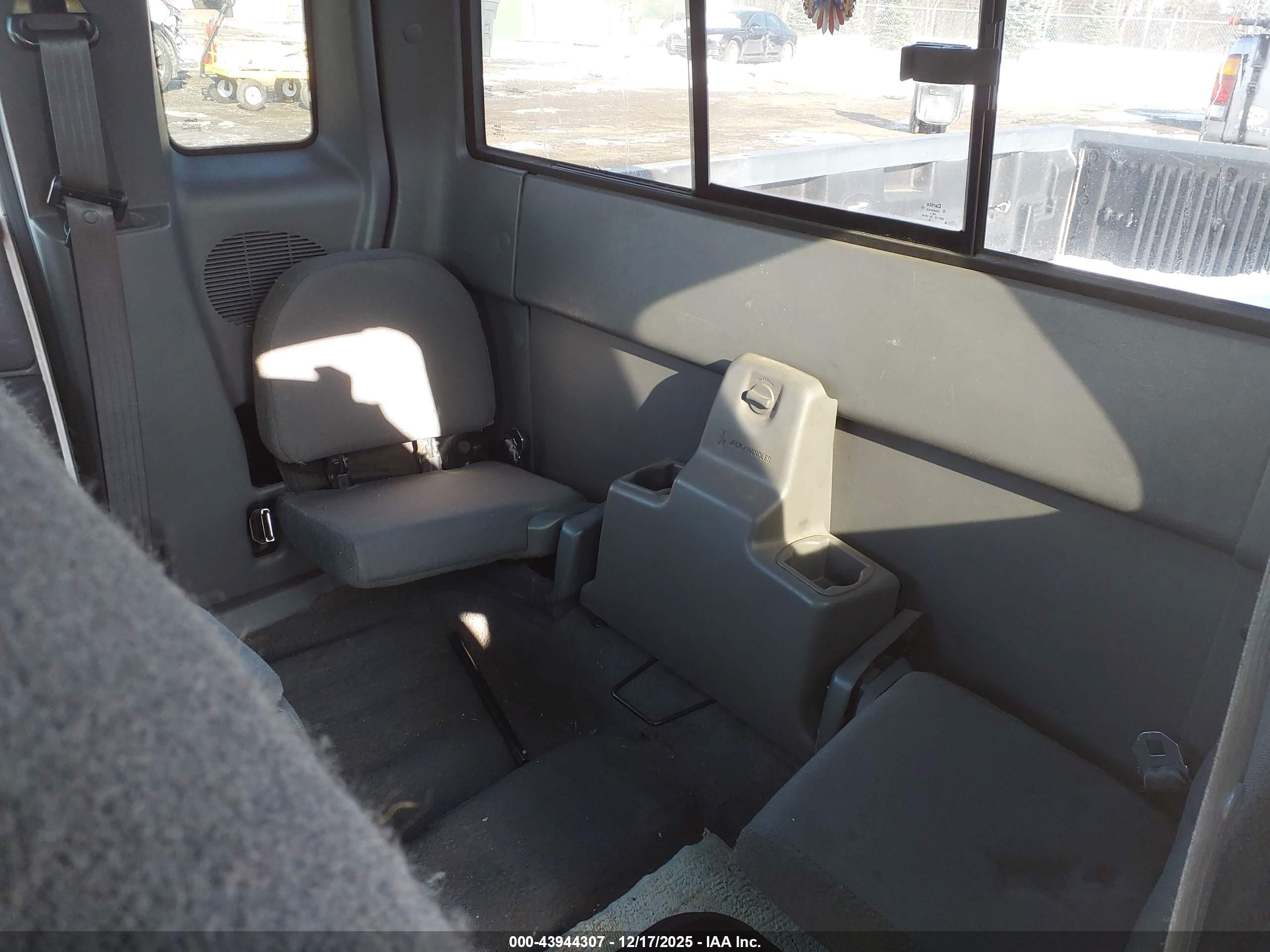 FORD RANGER image 8