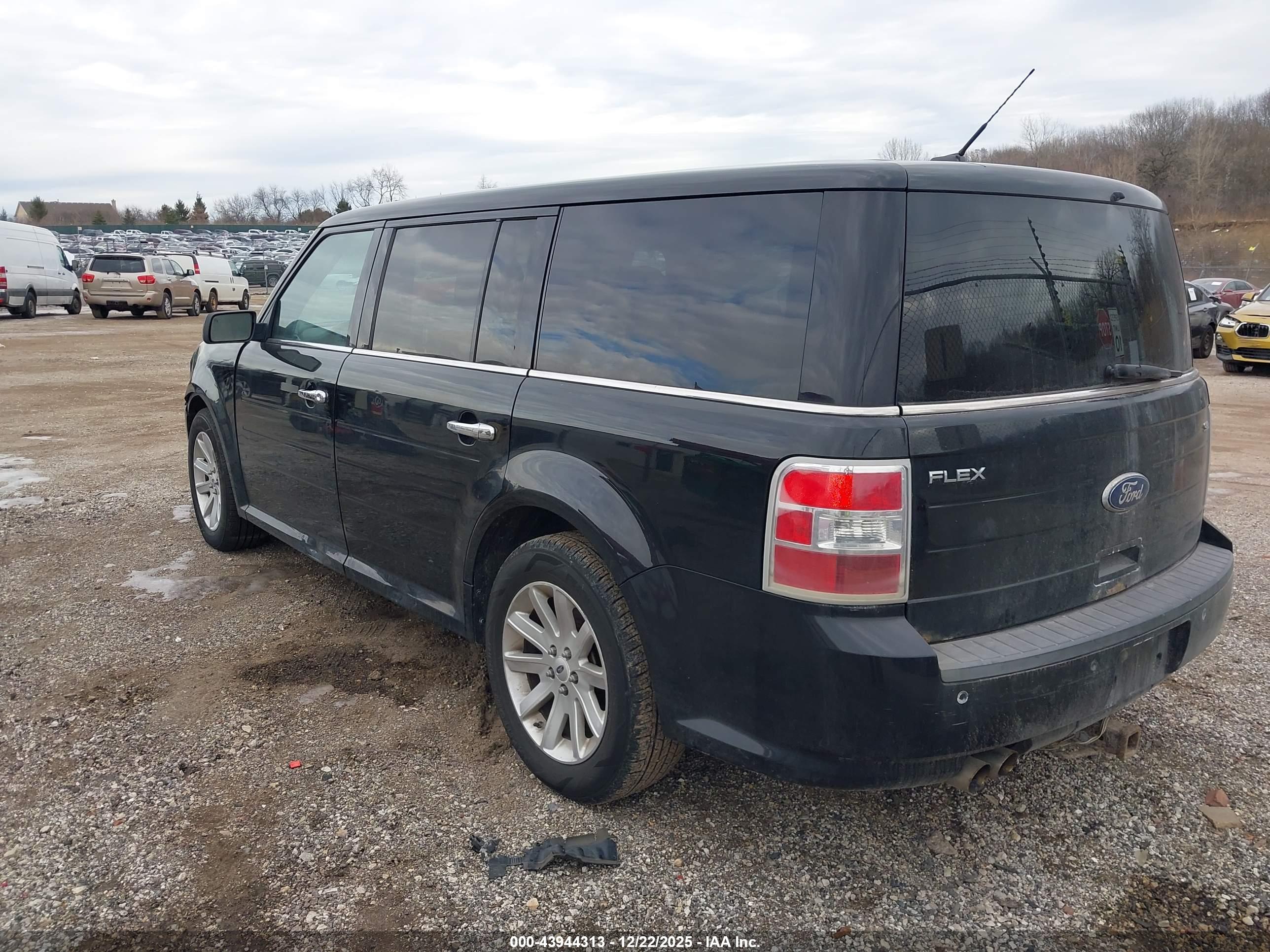 FORD FLEX image 3