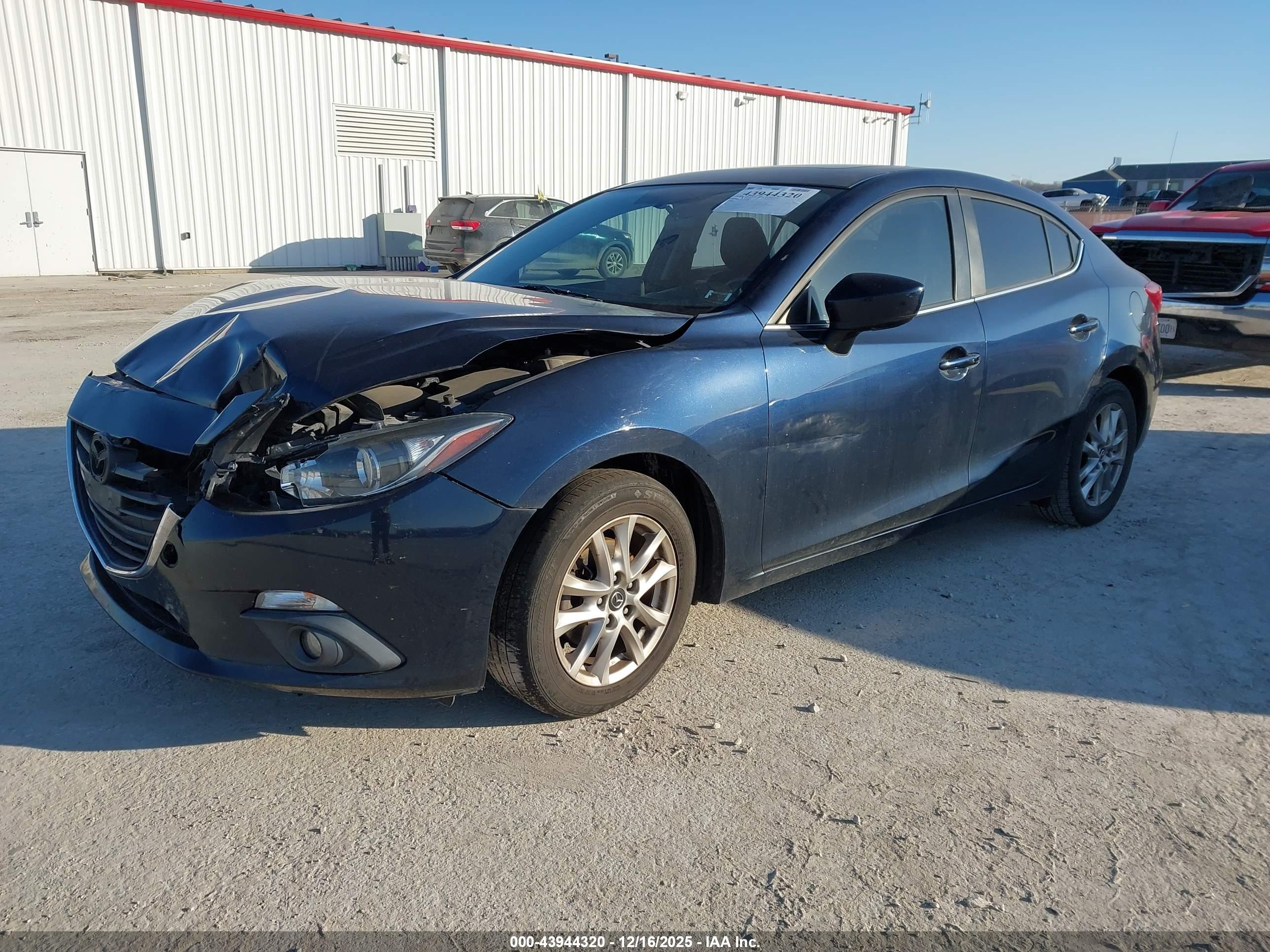 MAZDA MAZDA3 image 2