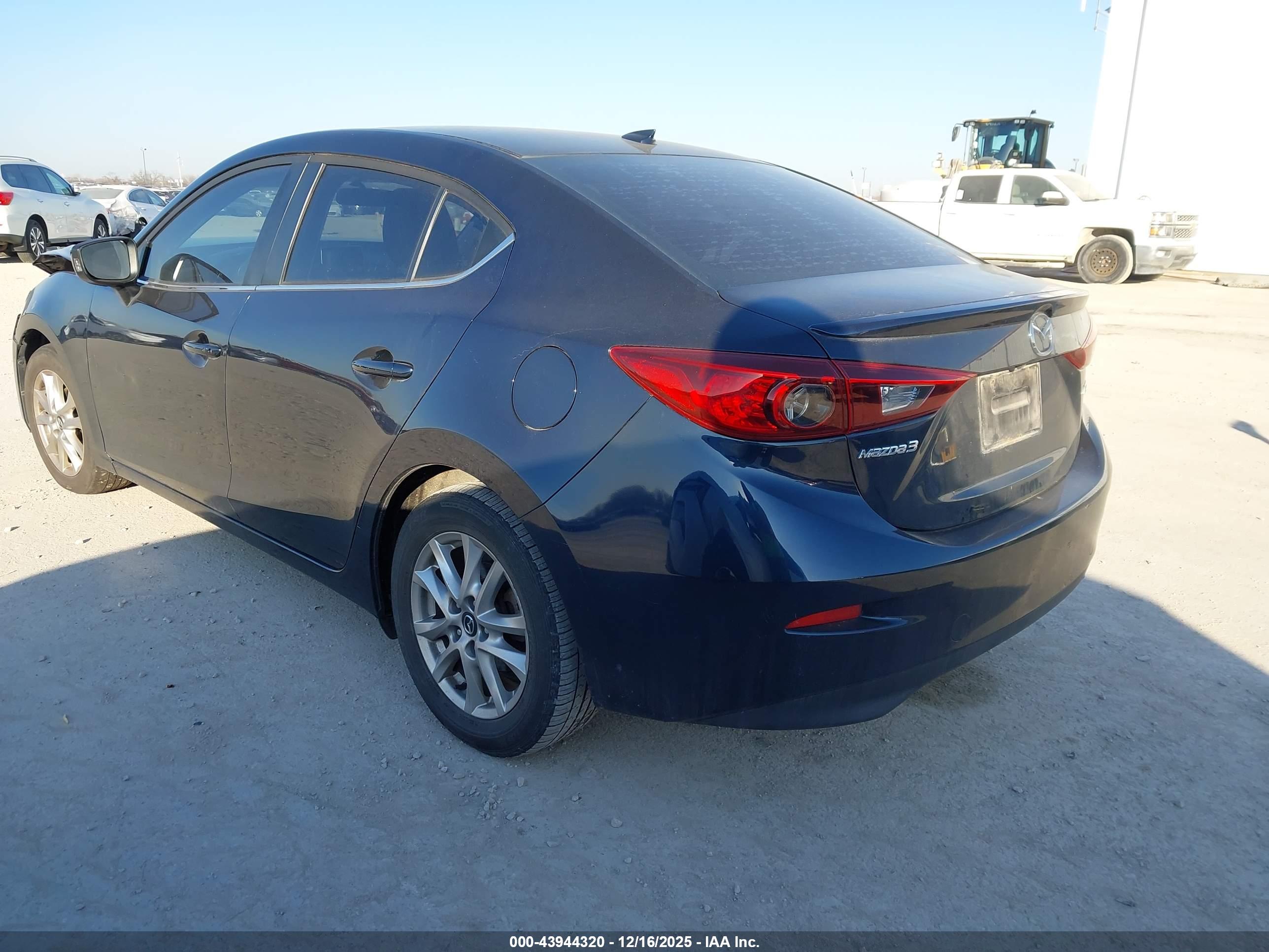 MAZDA MAZDA3 image 3