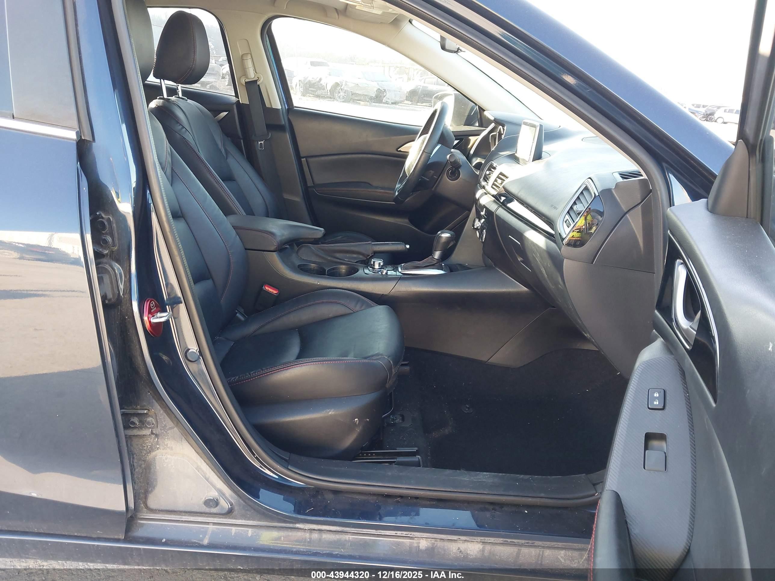 MAZDA MAZDA3 image 5