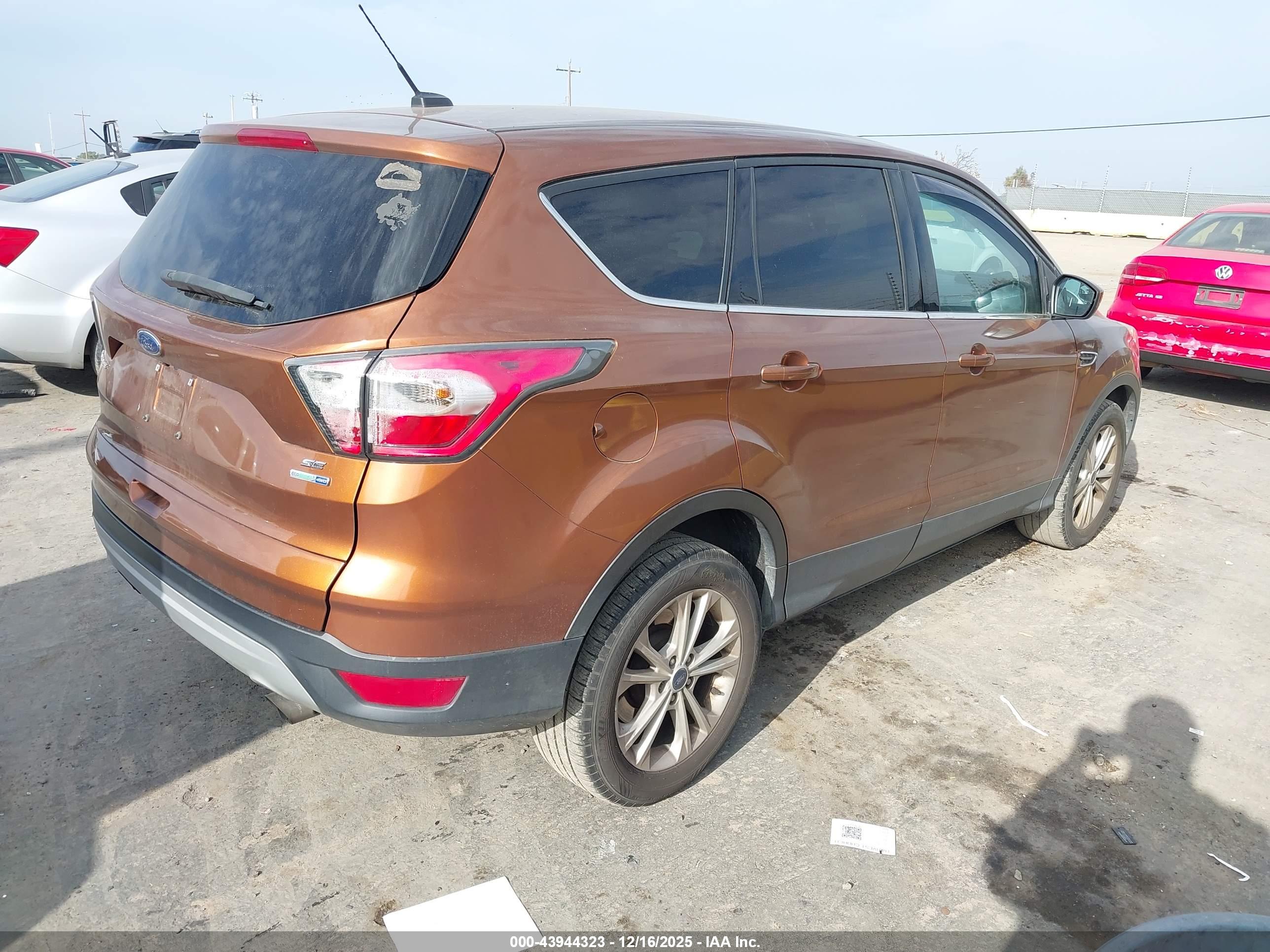 FORD ESCAPE image 4