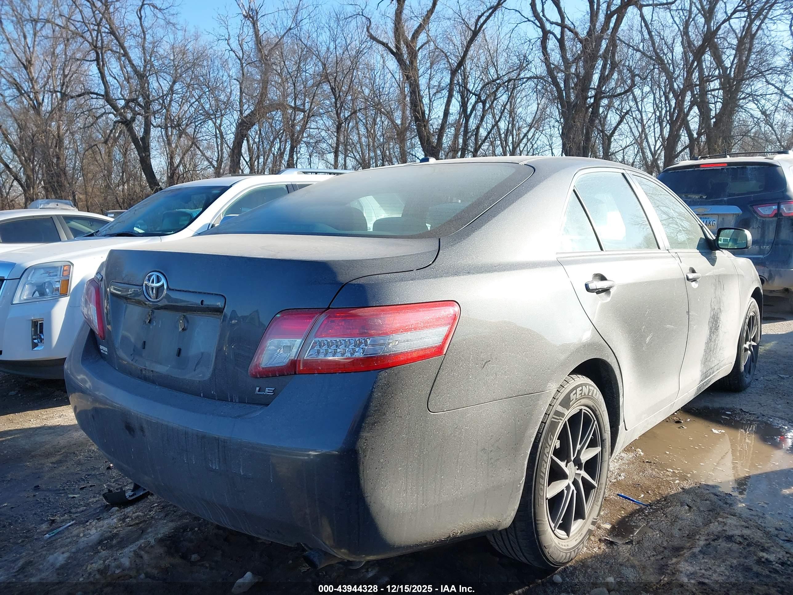TOYOTA CAMRY image 4
