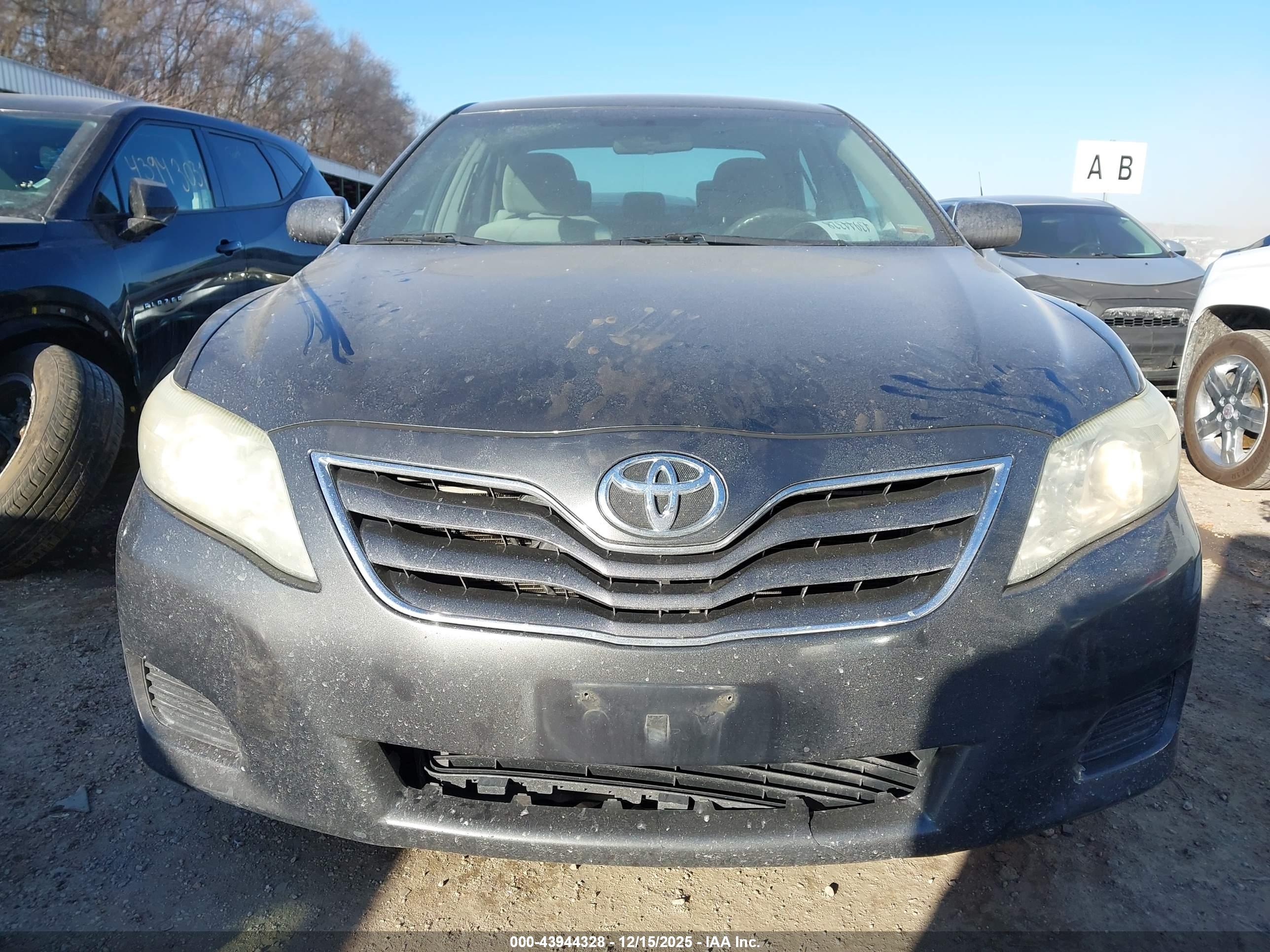 TOYOTA CAMRY image 6