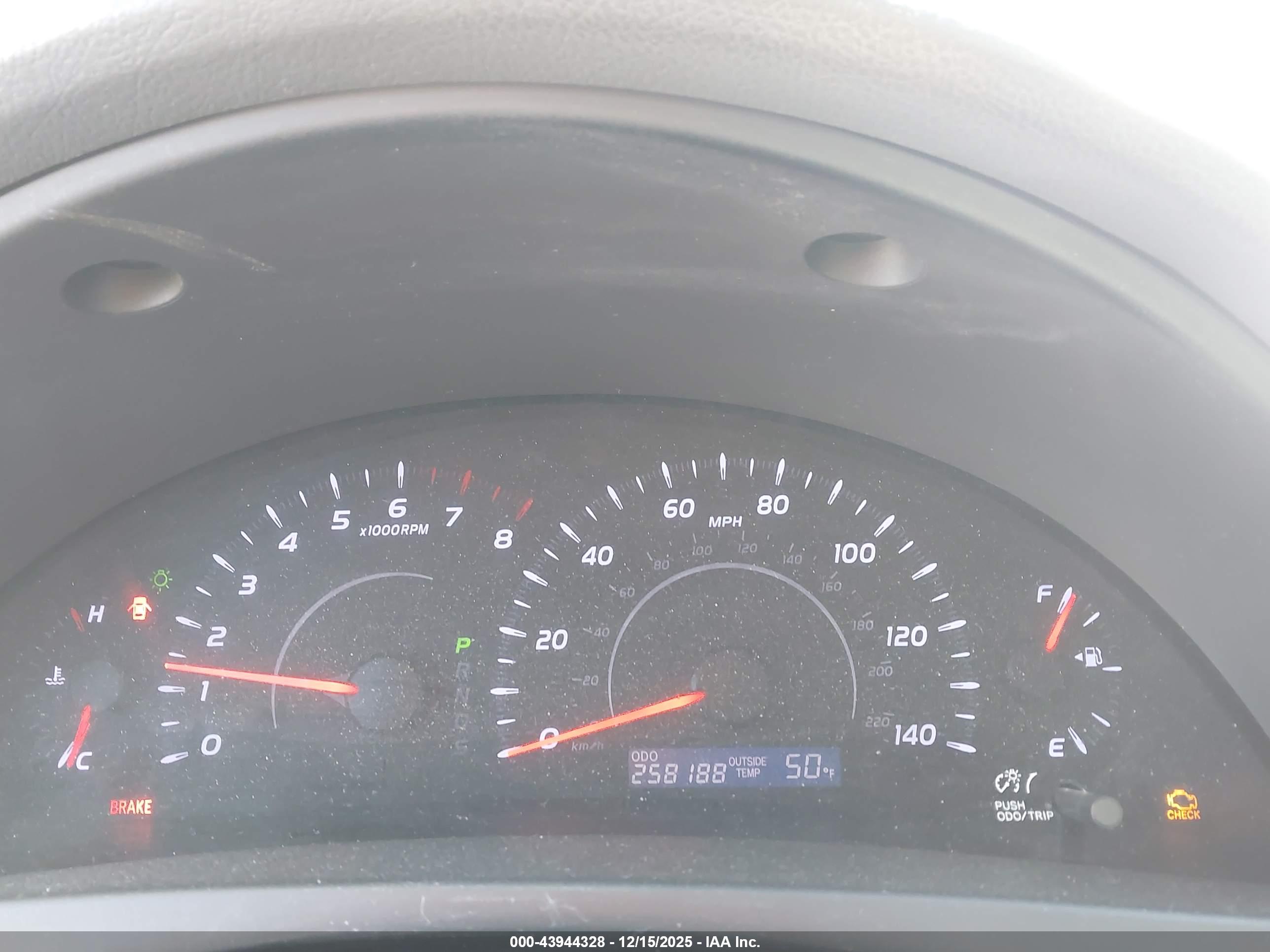TOYOTA CAMRY image 7