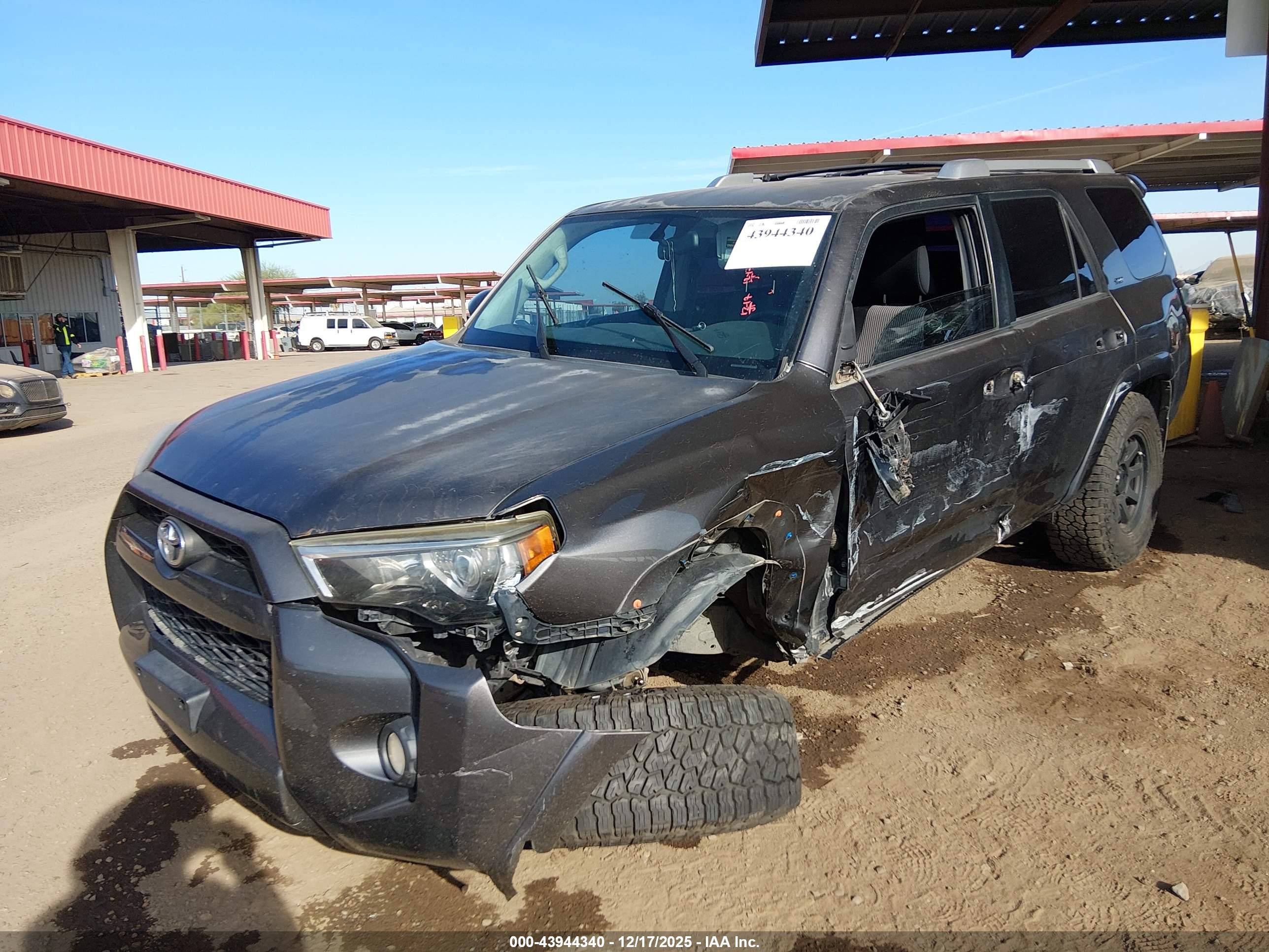 TOYOTA 4RUNNER image 2