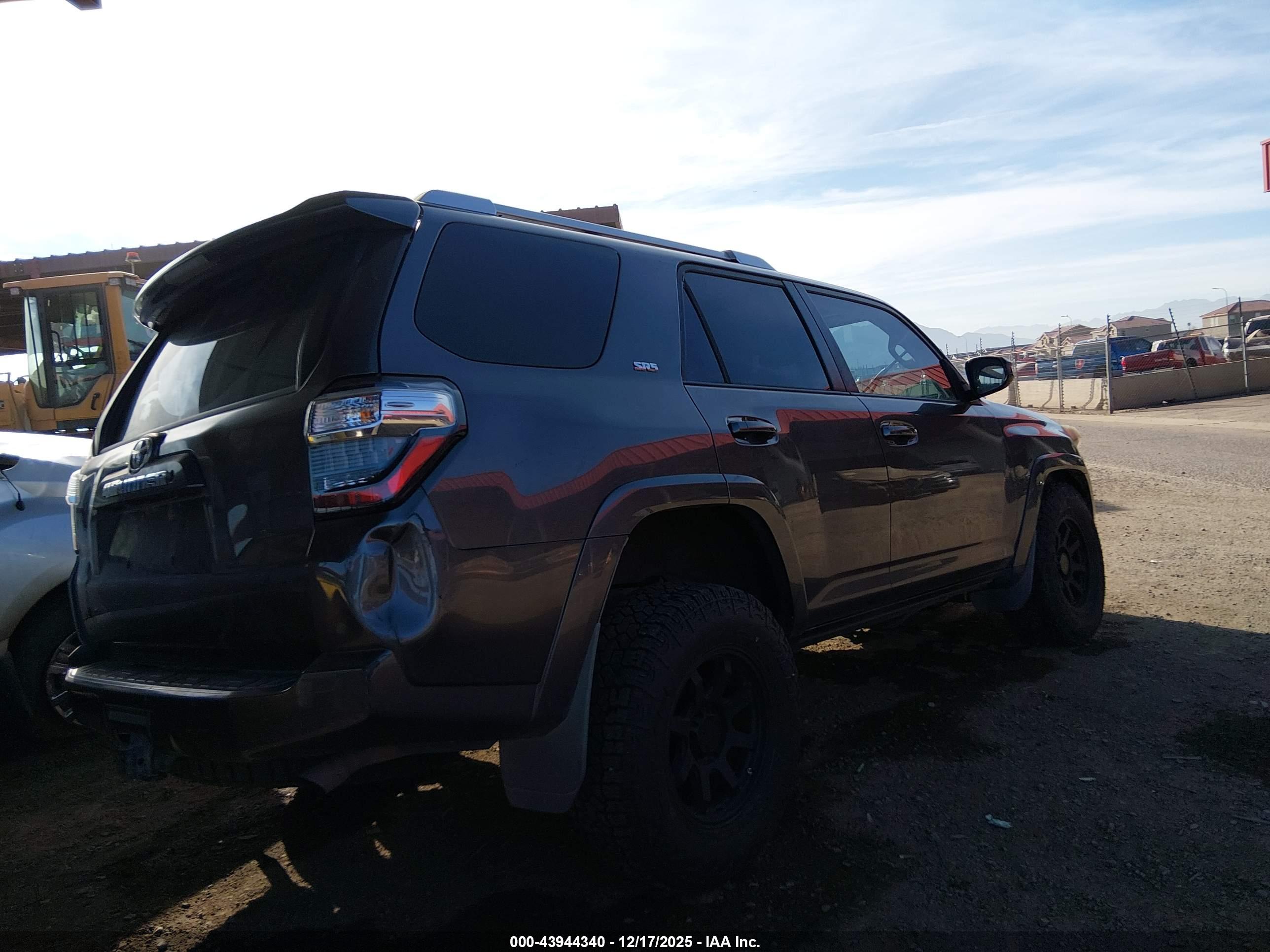 TOYOTA 4RUNNER image 4