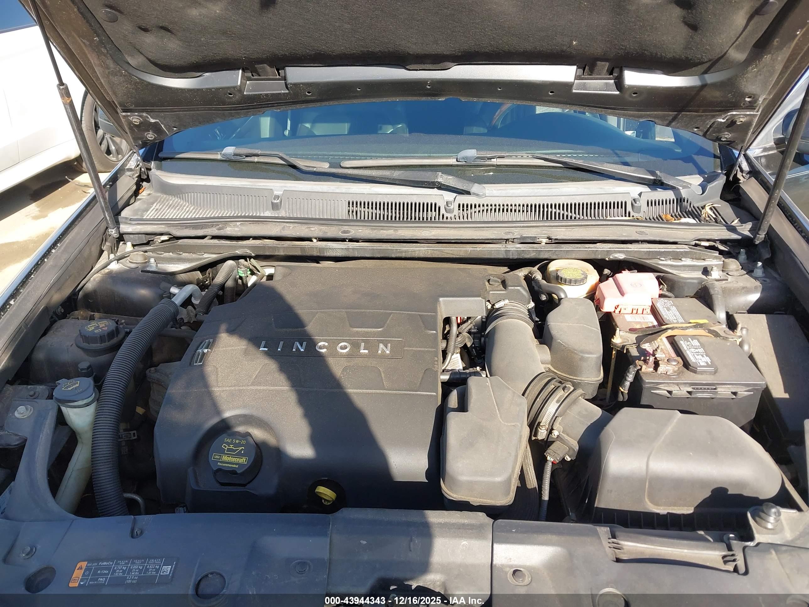LINCOLN MKS image 10