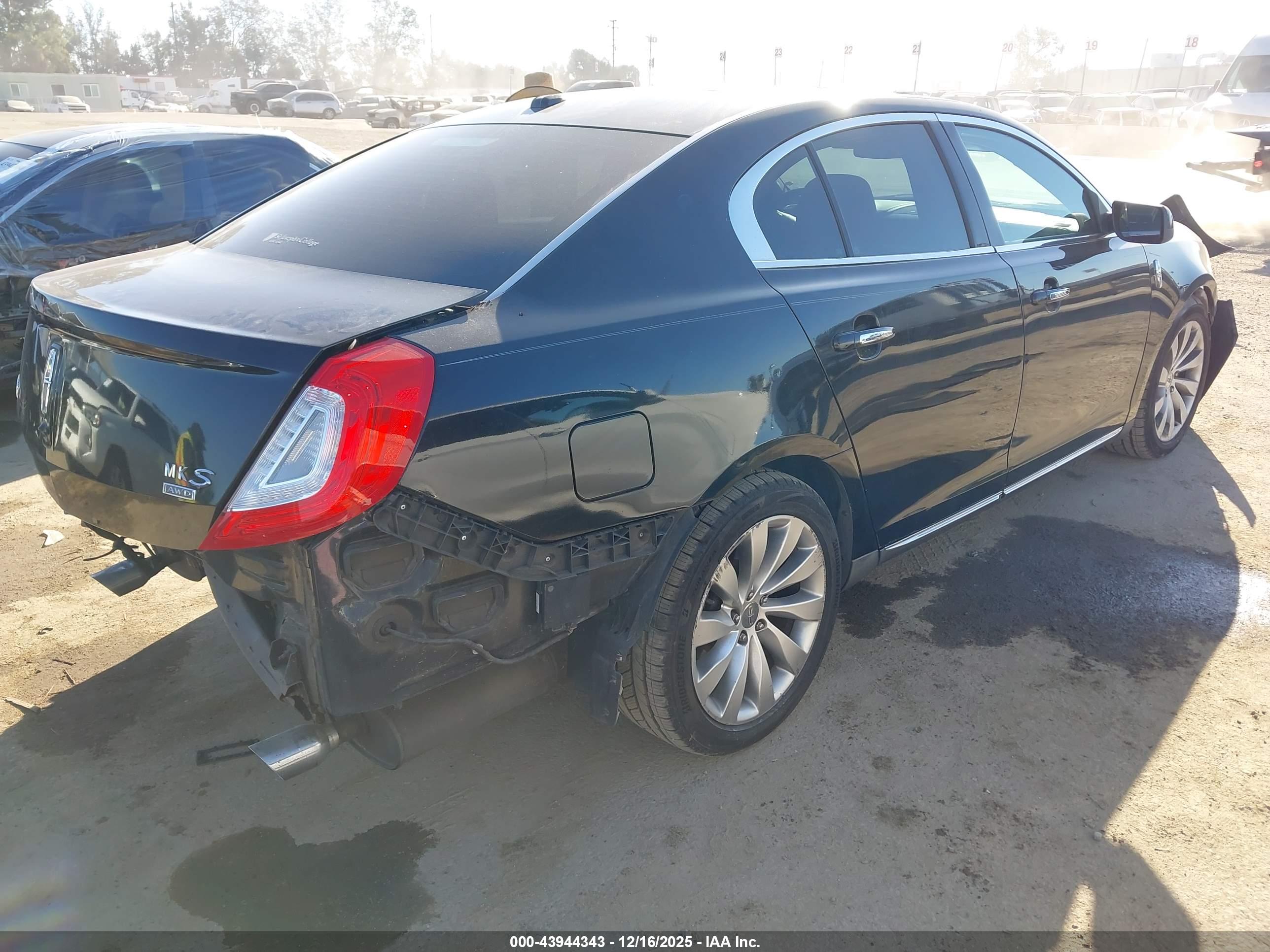 LINCOLN MKS image 4