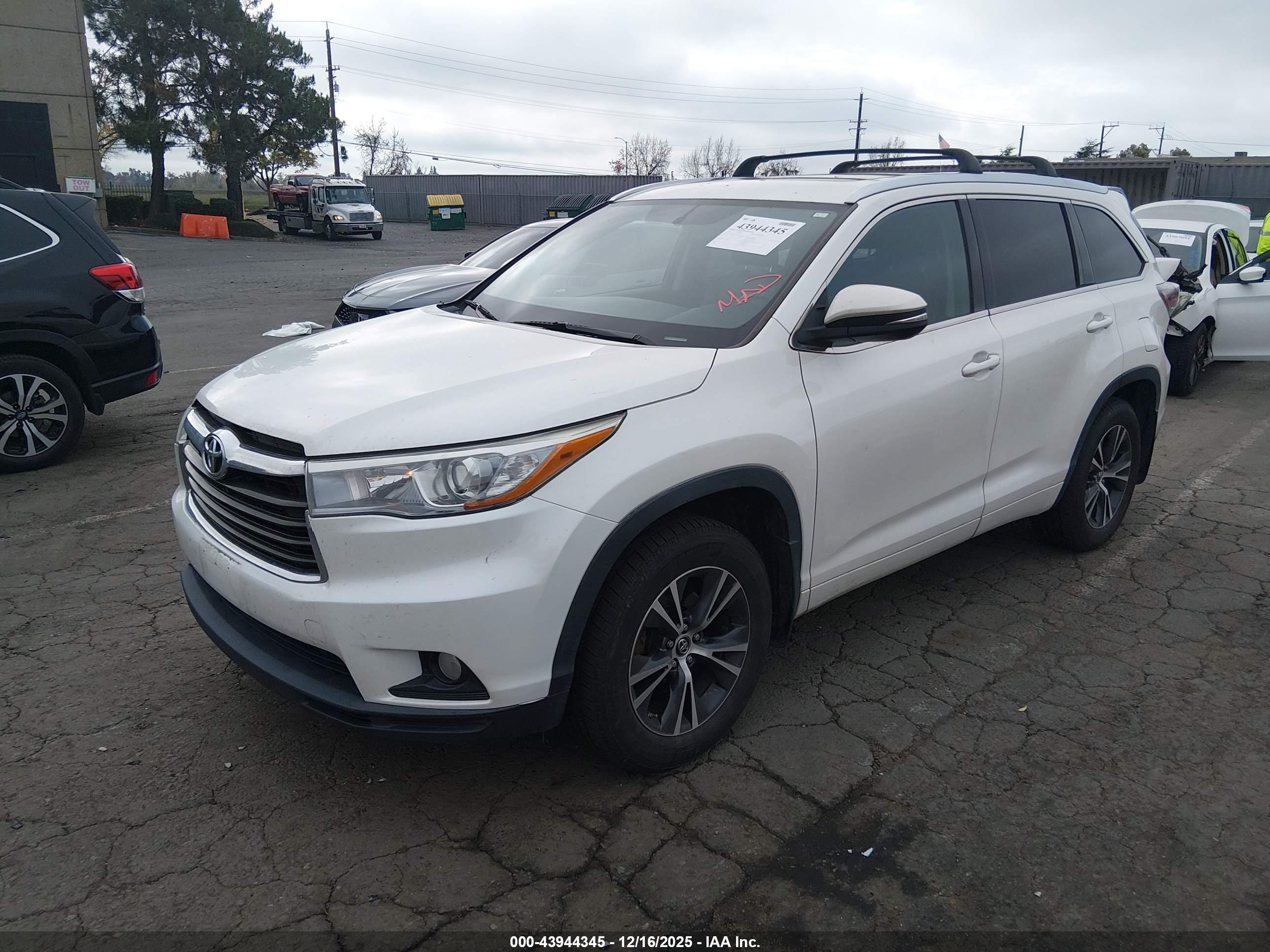 TOYOTA HIGHLANDER image 2