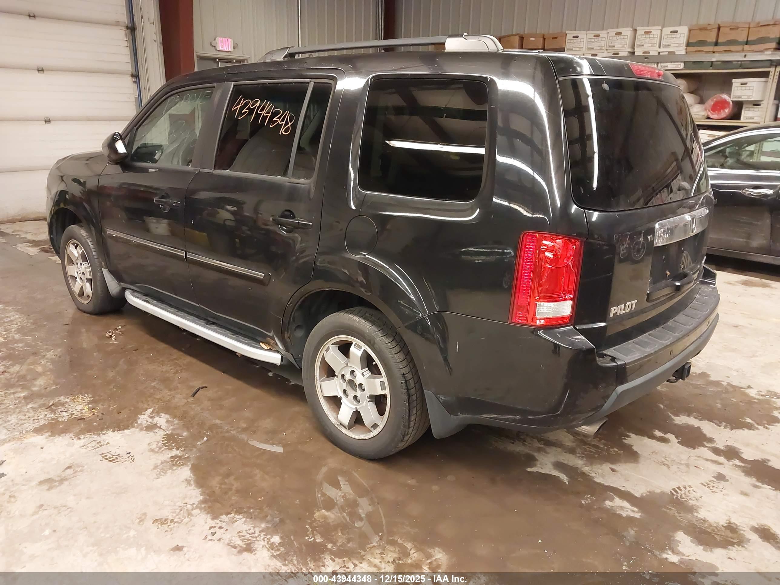 HONDA PILOT image 3