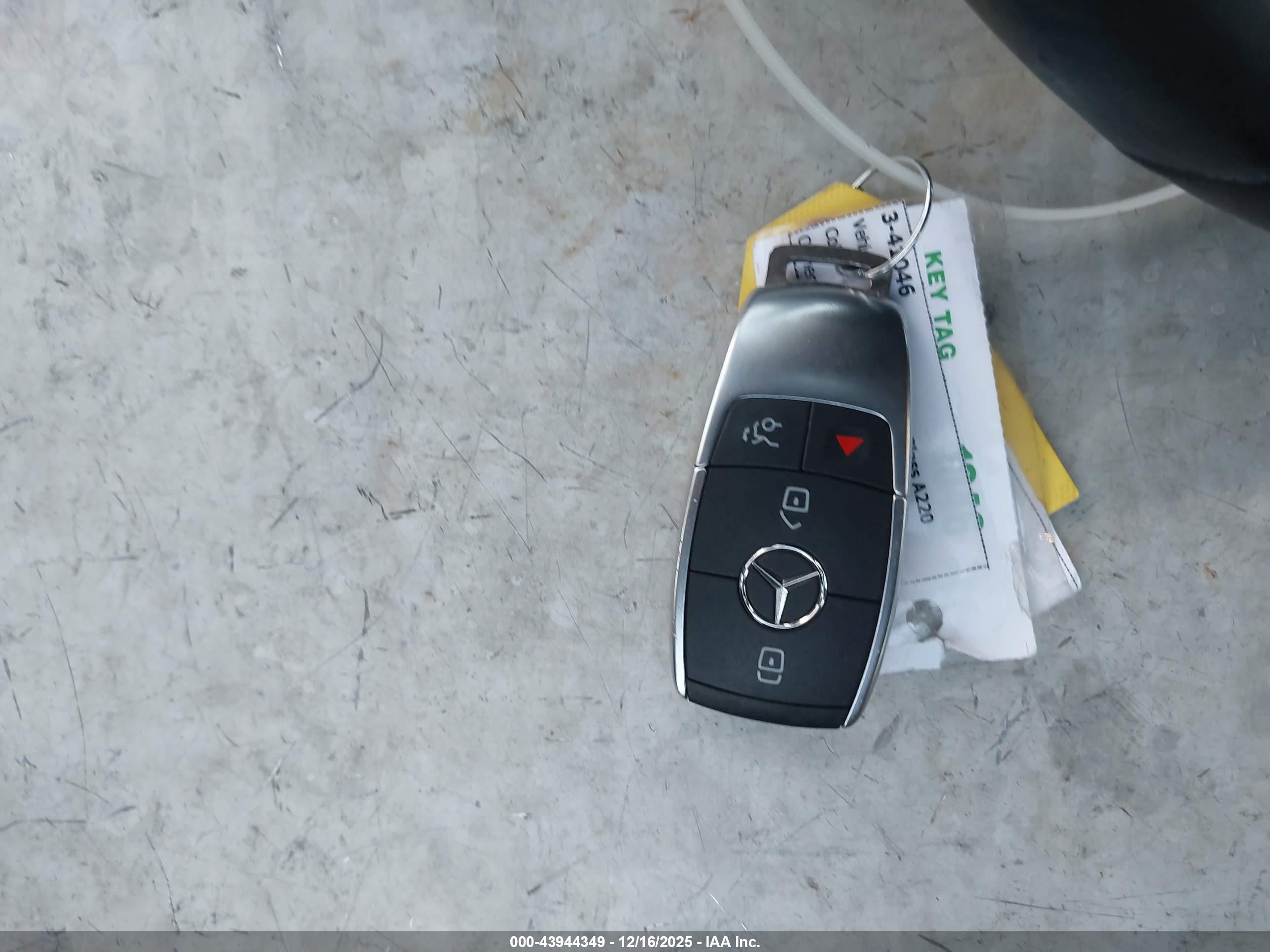 MERCEDES-BENZ A image 11