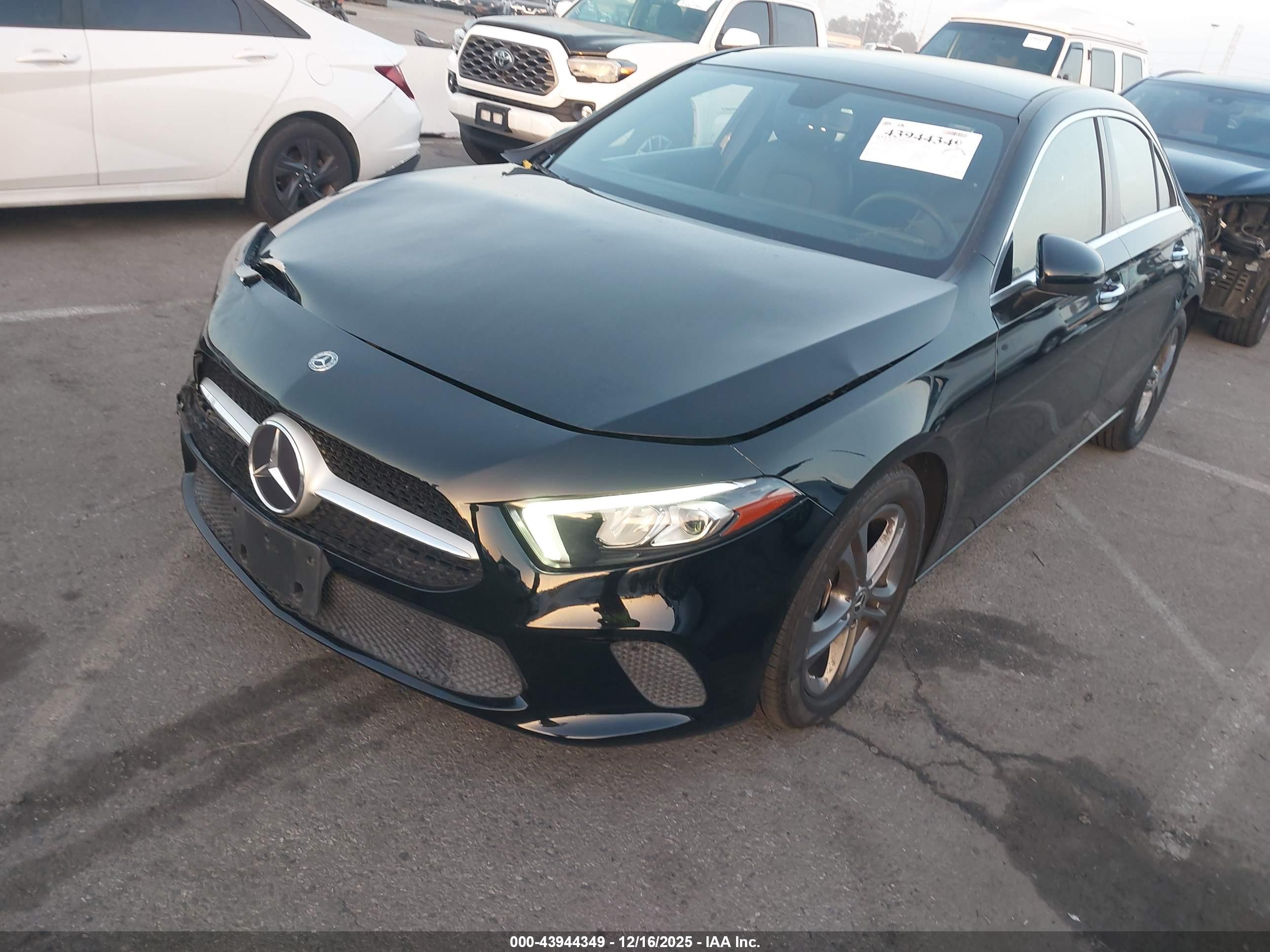 MERCEDES-BENZ A image 2