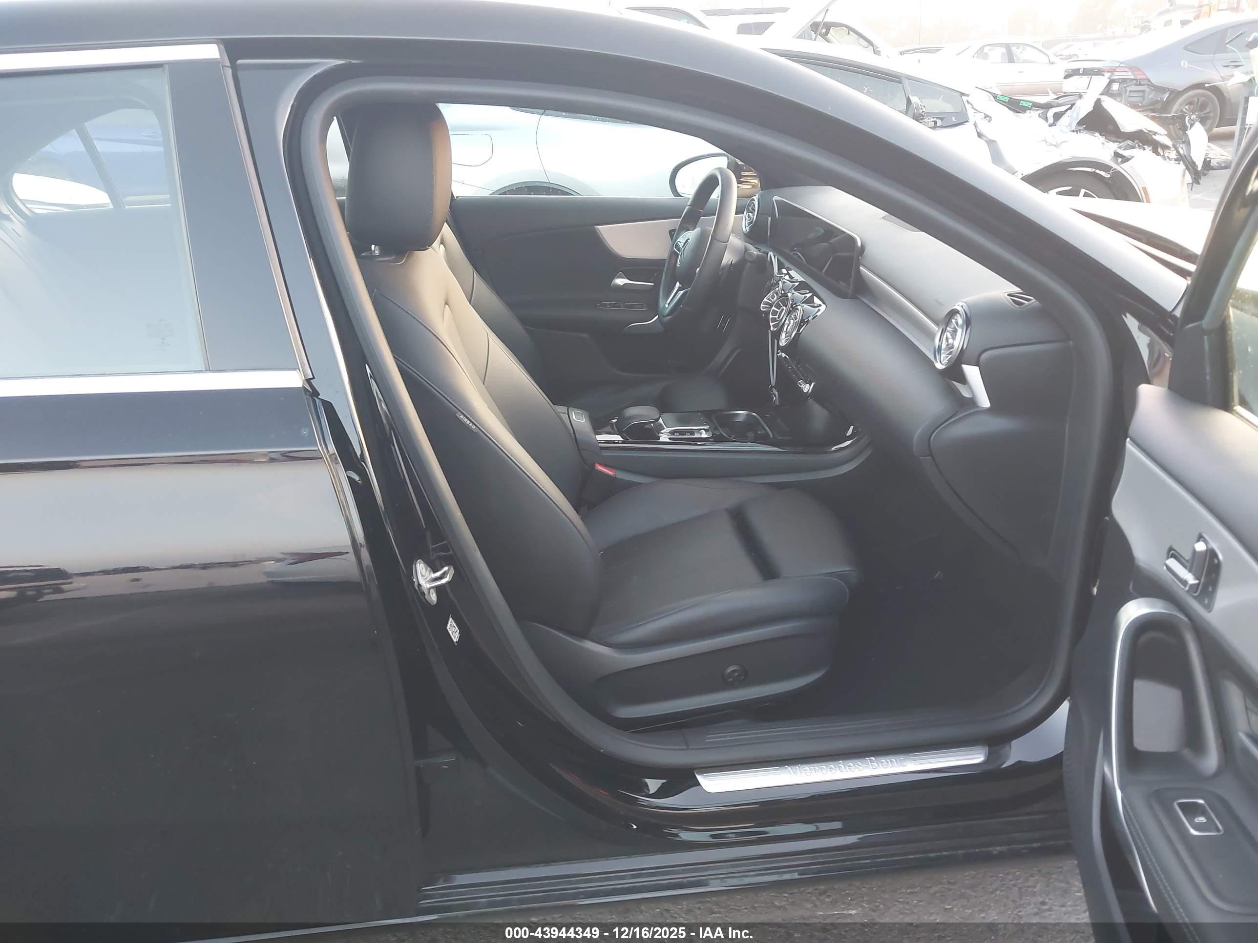 MERCEDES-BENZ A image 5