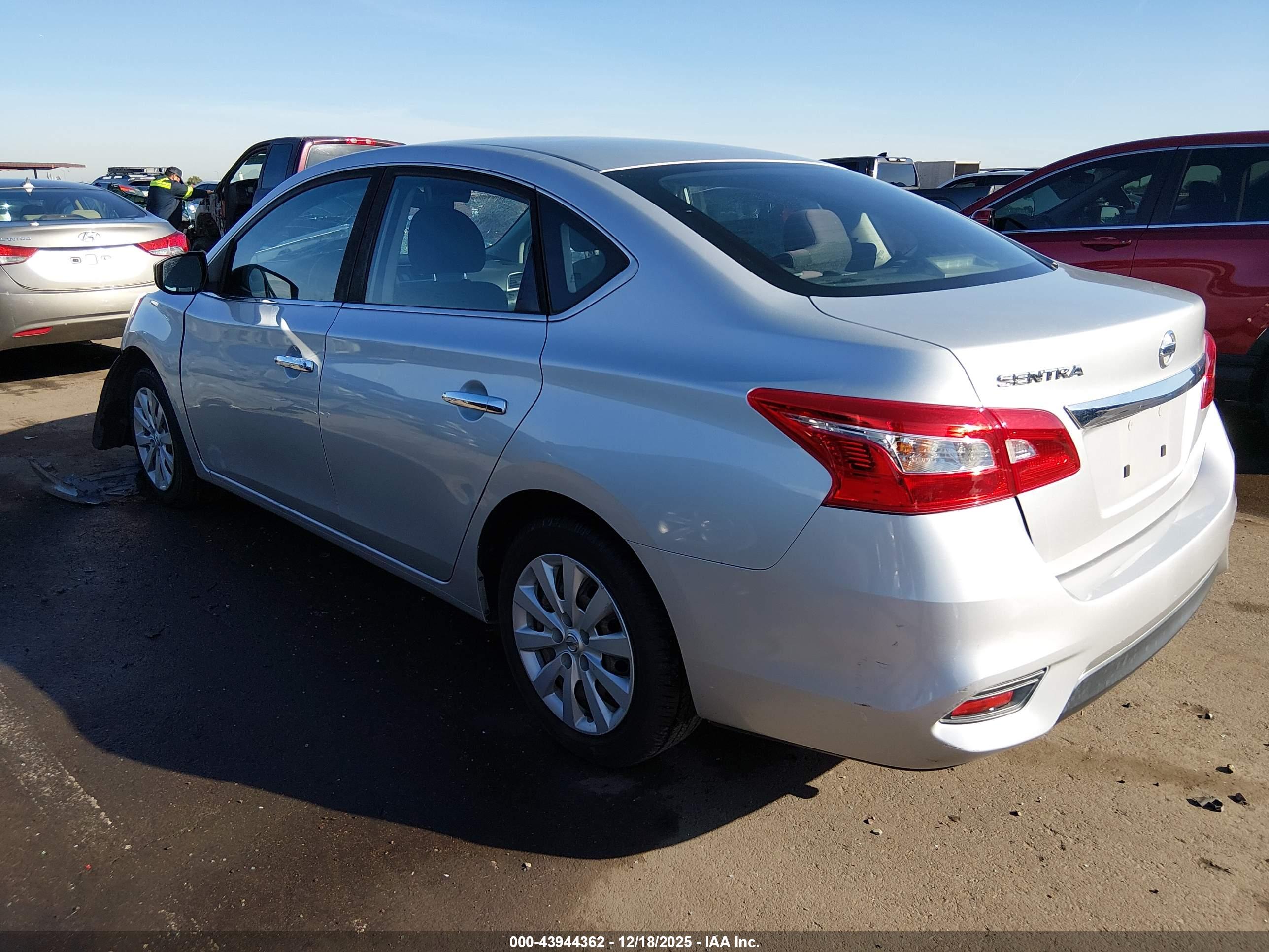 NISSAN SENTRA image 3
