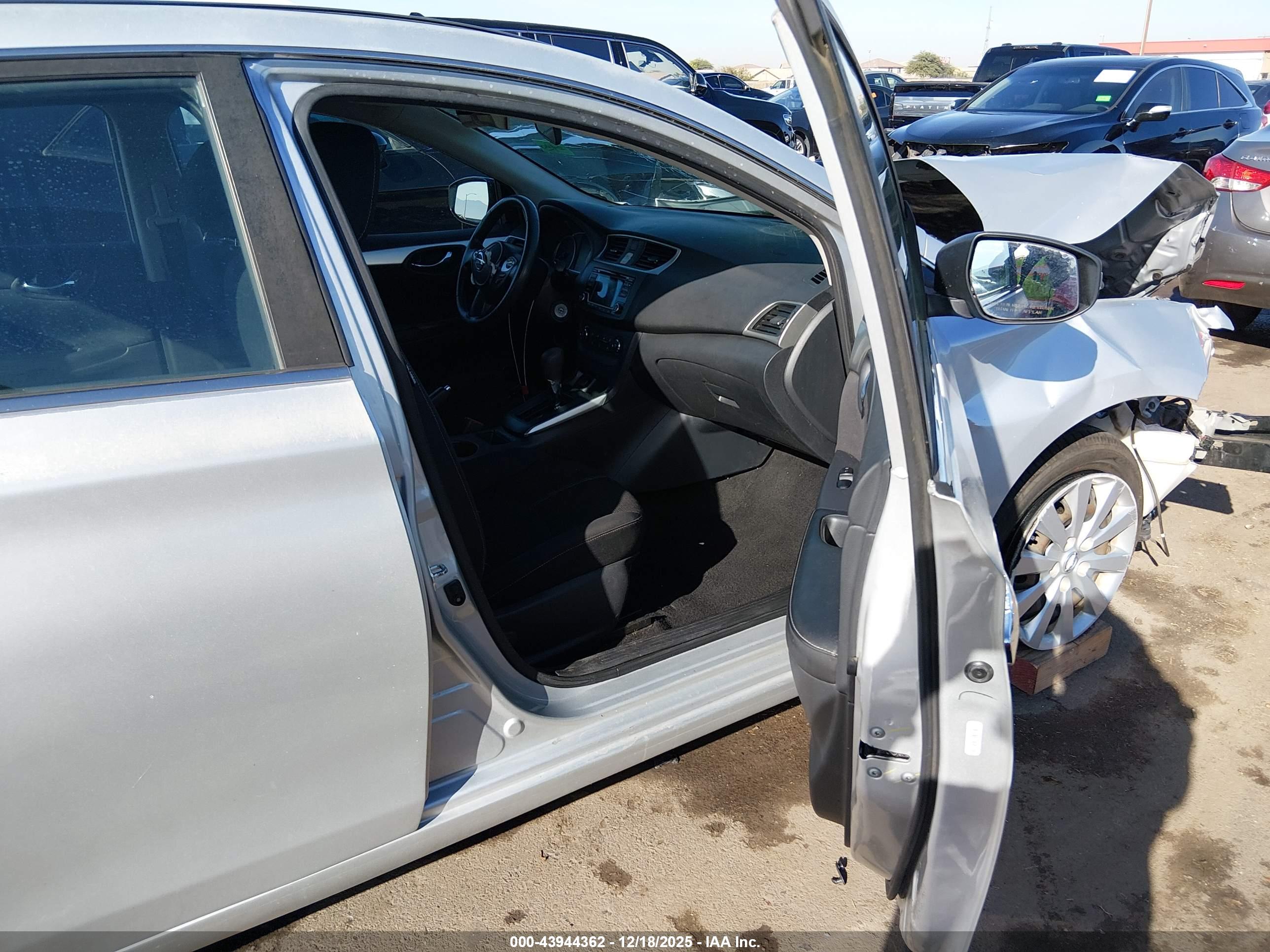 NISSAN SENTRA image 5