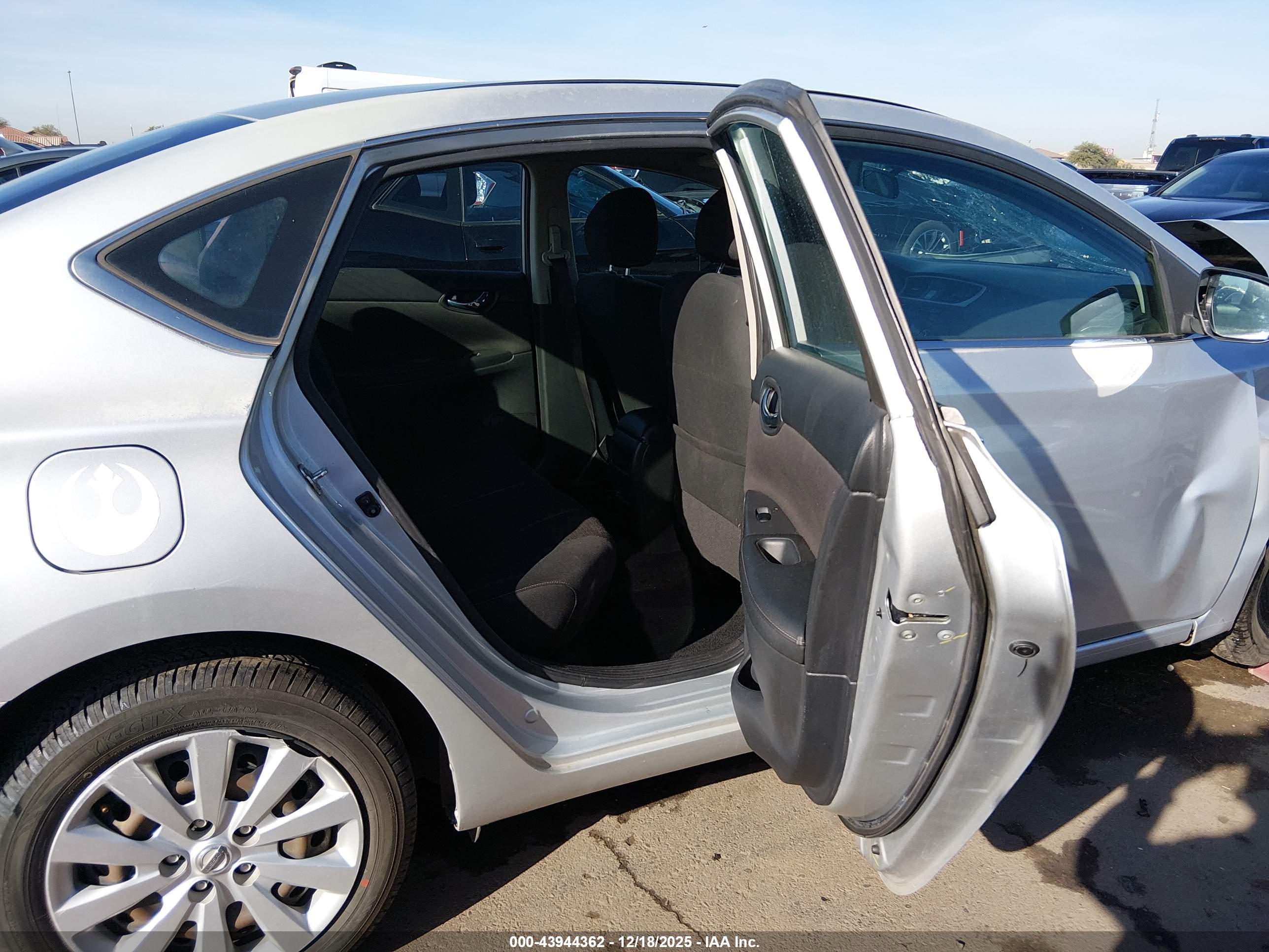 NISSAN SENTRA image 8