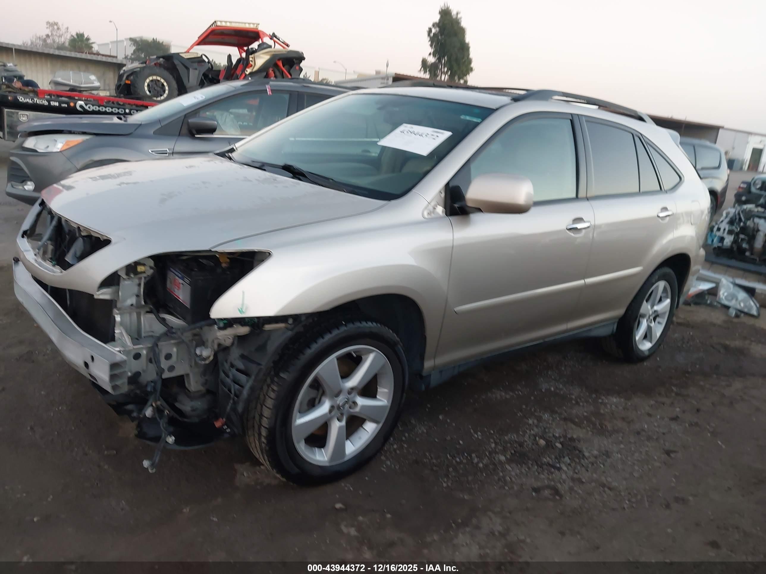 LEXUS RX image 2
