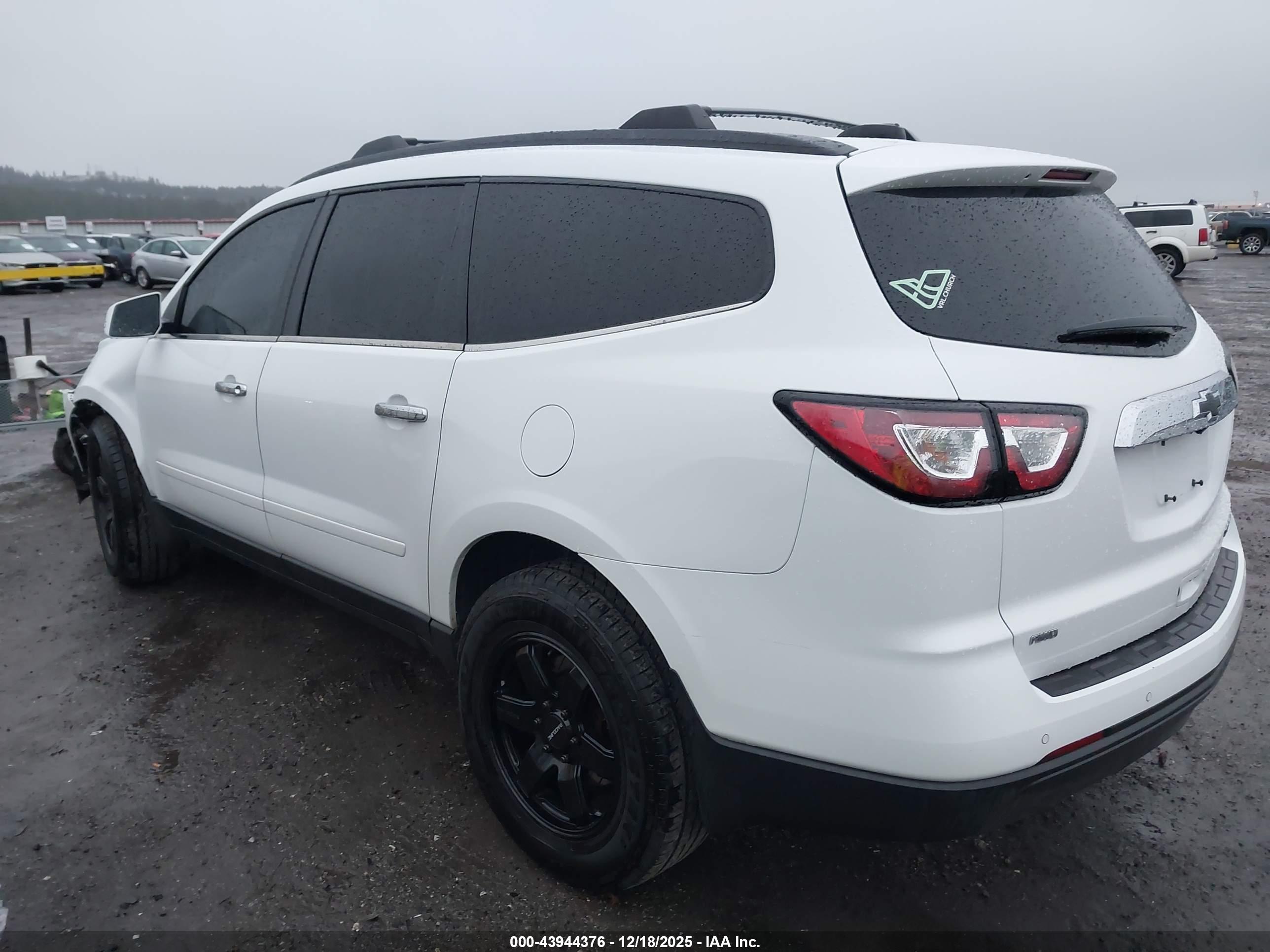 CHEVROLET TRAVERSE image 3