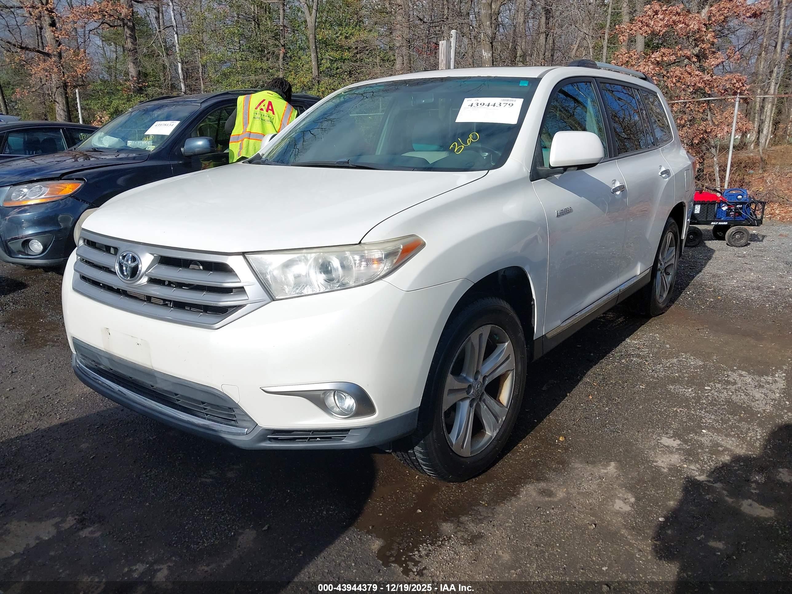 TOYOTA HIGHLANDER image 2
