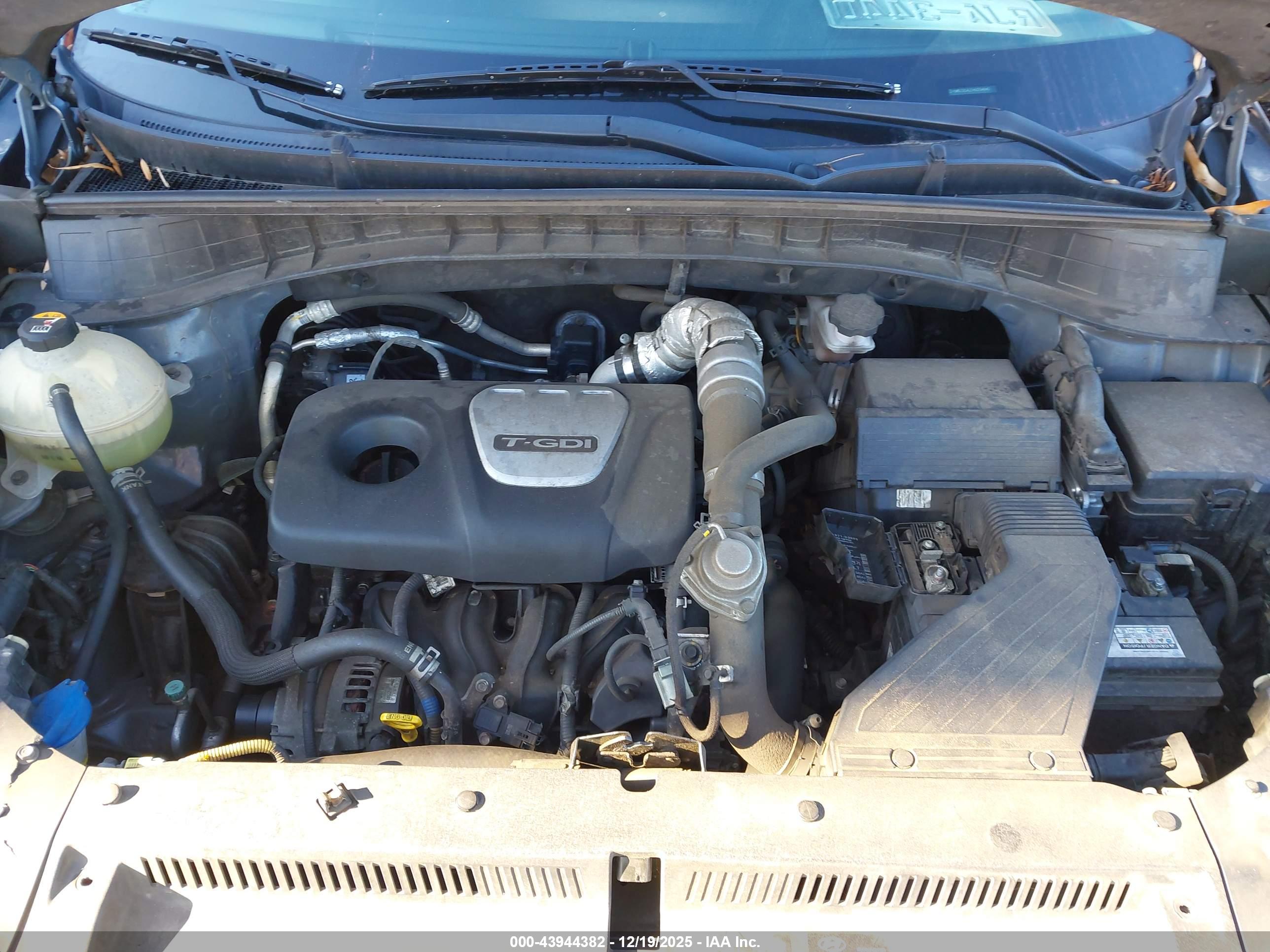 HYUNDAI TUCSON image 10